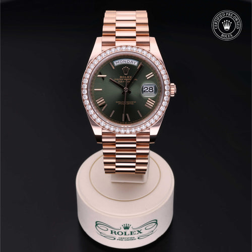 Rolex Certified Pre-Owned Day-Date 40 228345RBR 9852X621 simple Pursuit