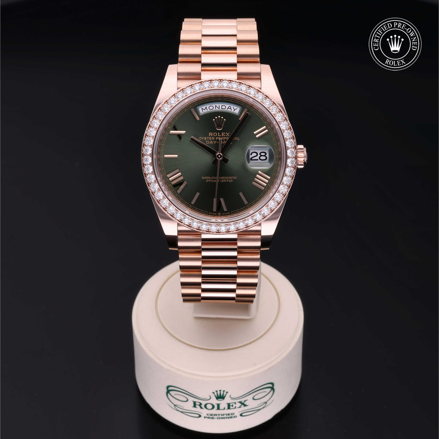 Rolex Certified Pre-Owned Day-Date 40 228345RBR 9852X621 simple Pursuit