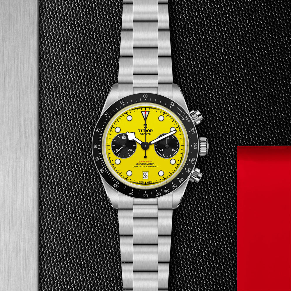 Black Bay Chrono 39 'Bumblebee' 39mm variant Pursuit