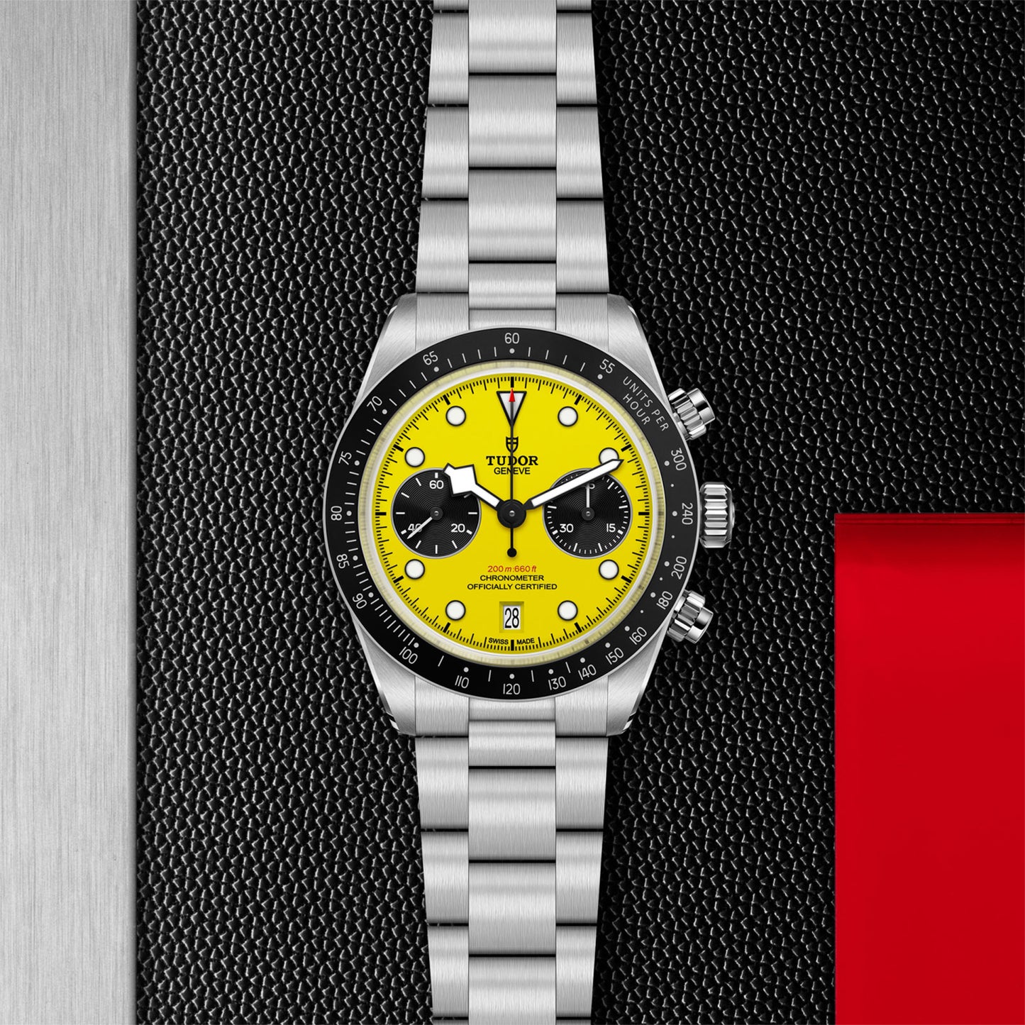 Black Bay Chrono 39 'Bumblebee' 39mm variant Pursuit