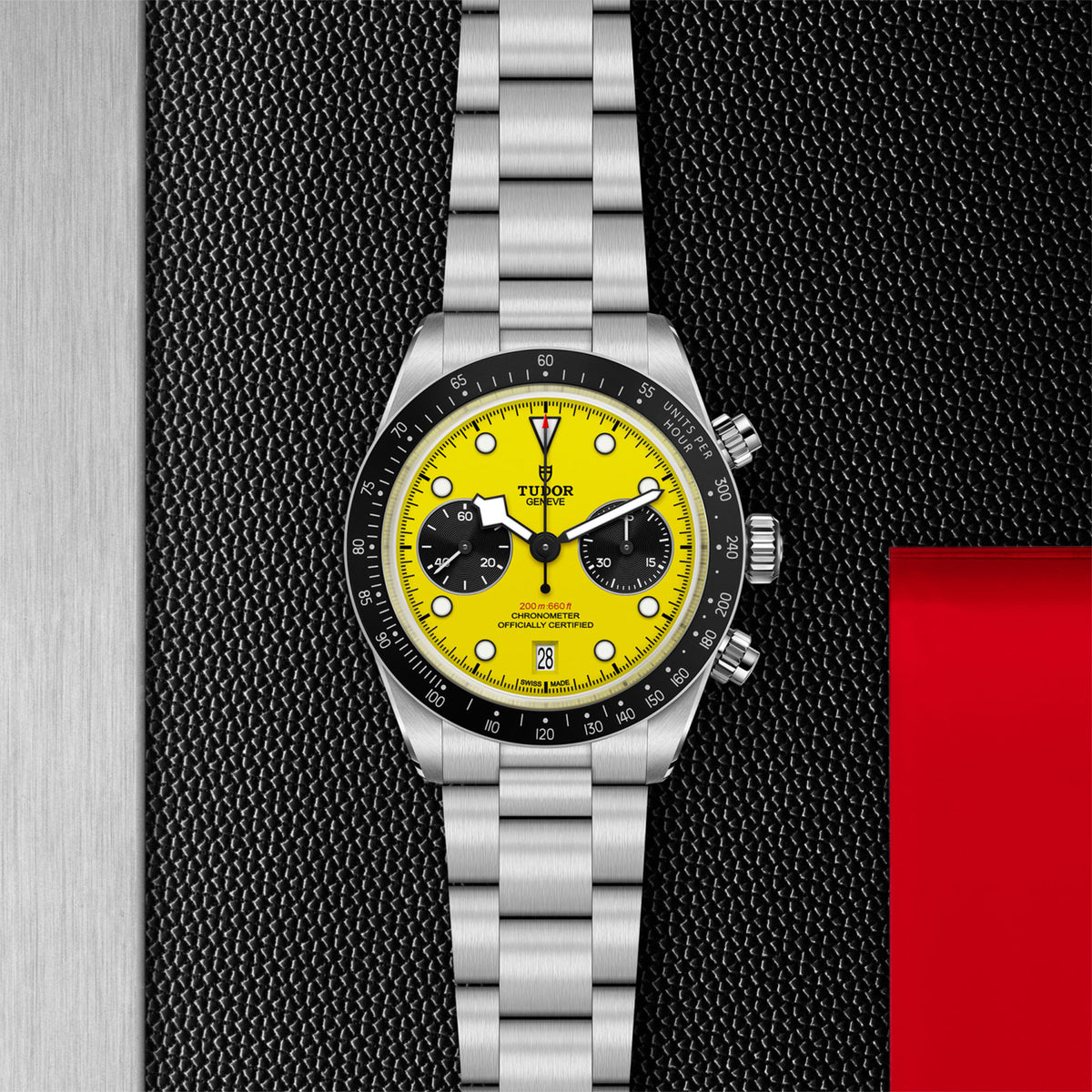 Black Bay Chrono 39 'Bumblebee' 39mm variant Pursuit