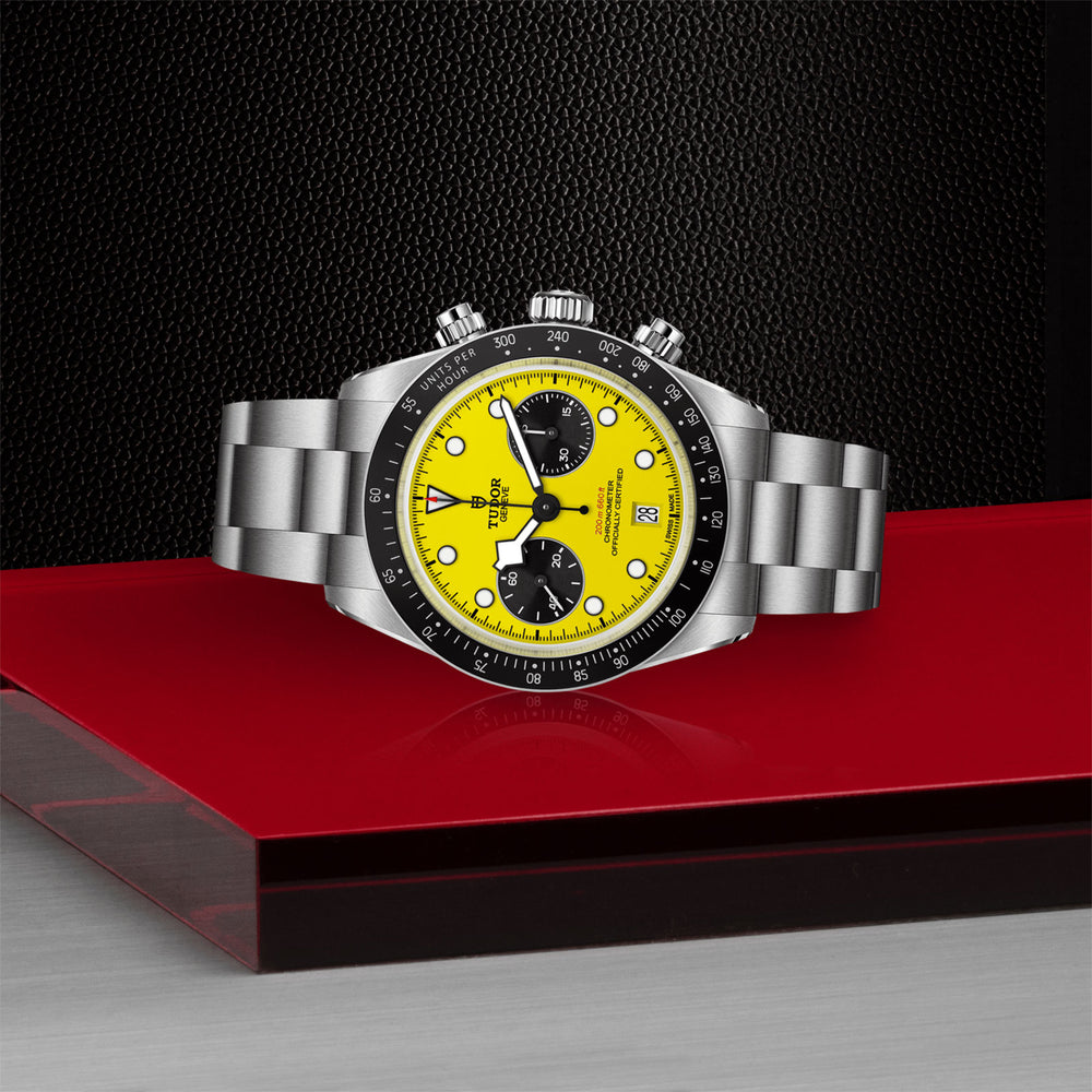 Black Bay Chrono 39 'Bumblebee' 39mm variant Pursuit