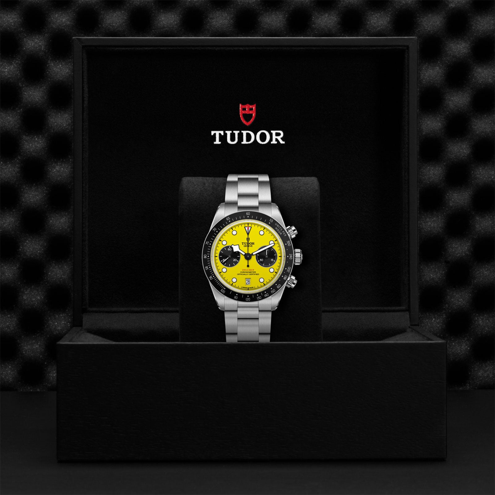 Black Bay Chrono 39 'Bumblebee' 39mm variant Pursuit