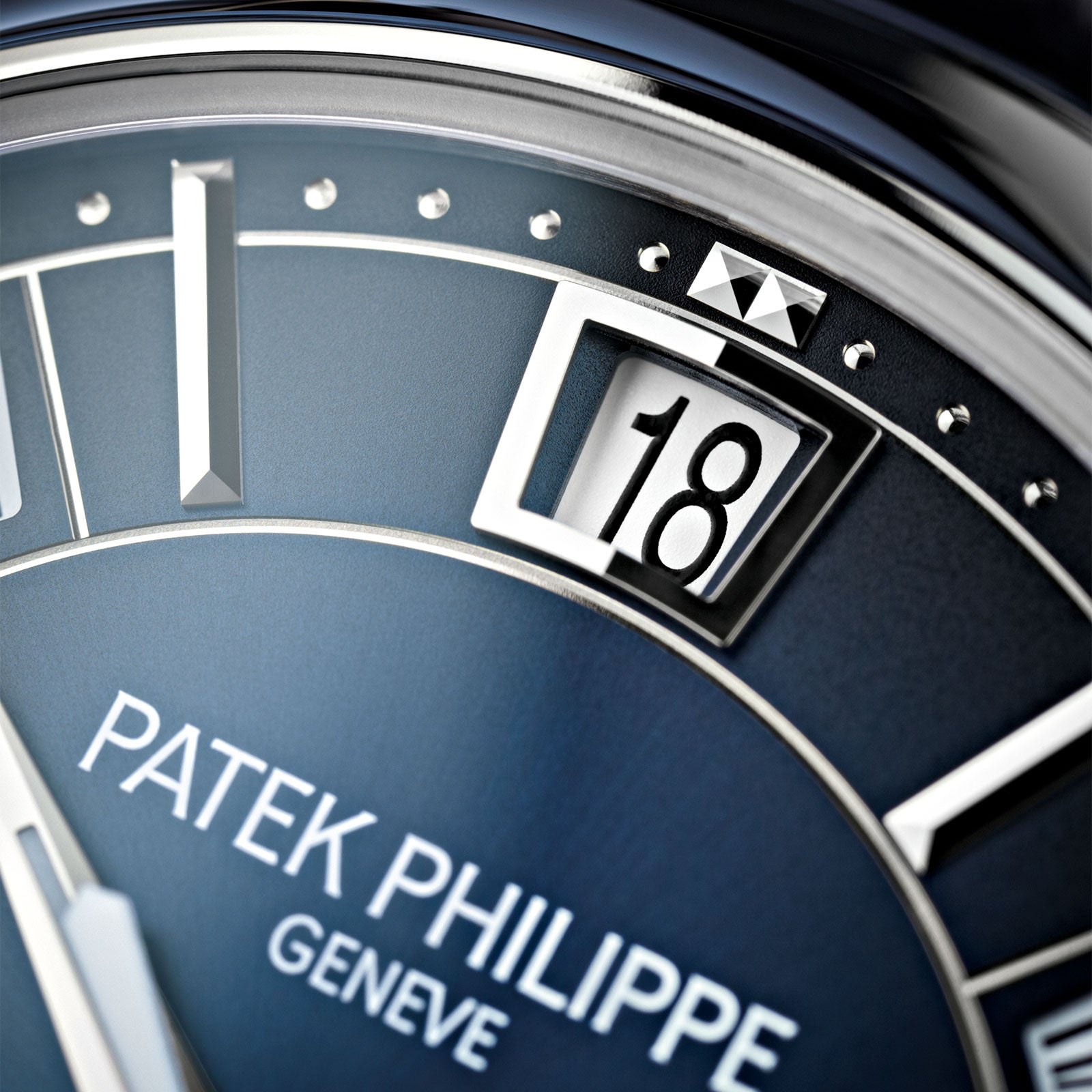 Complications Annual Calendar & Moon Phases 5205G-013