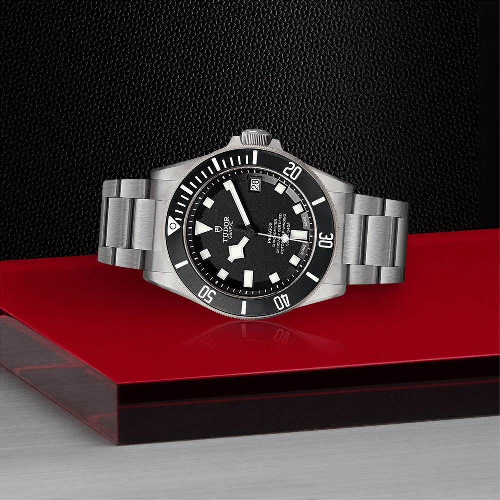 Pelagos 42mm variant Pursuit