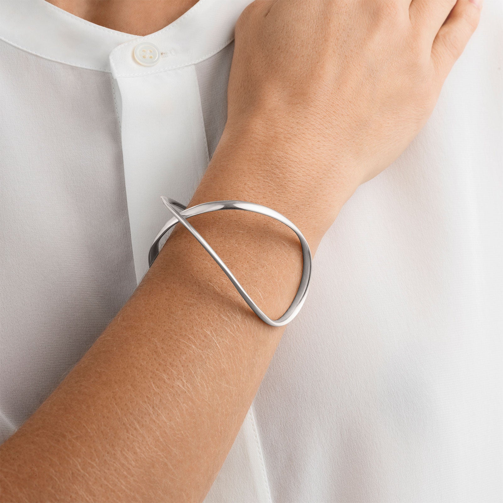 Infinity Silver Wide Bangle variant Pursuit