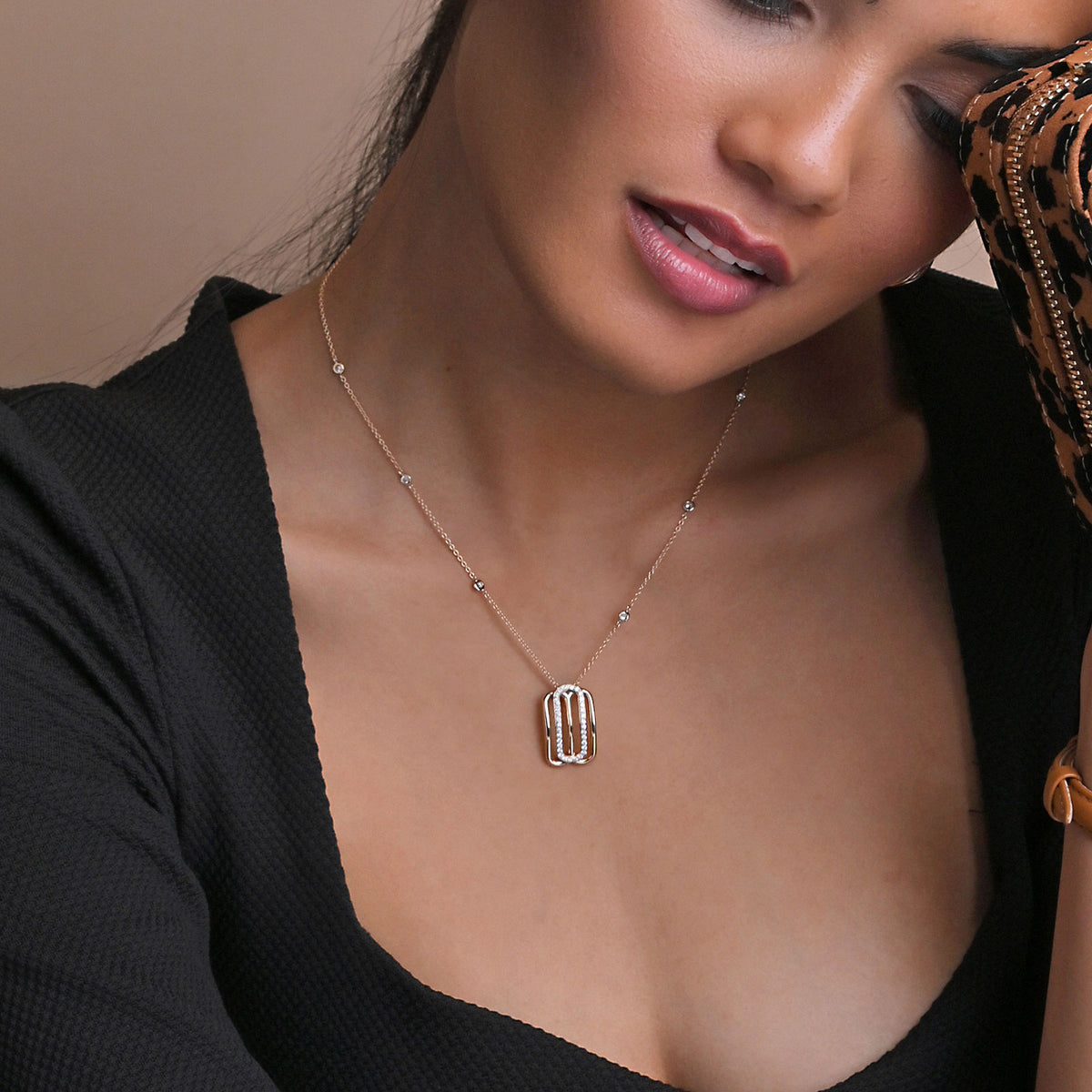 18ct Rose Gold Diamond-Set Curve Pendant Necklace simple Pursuit