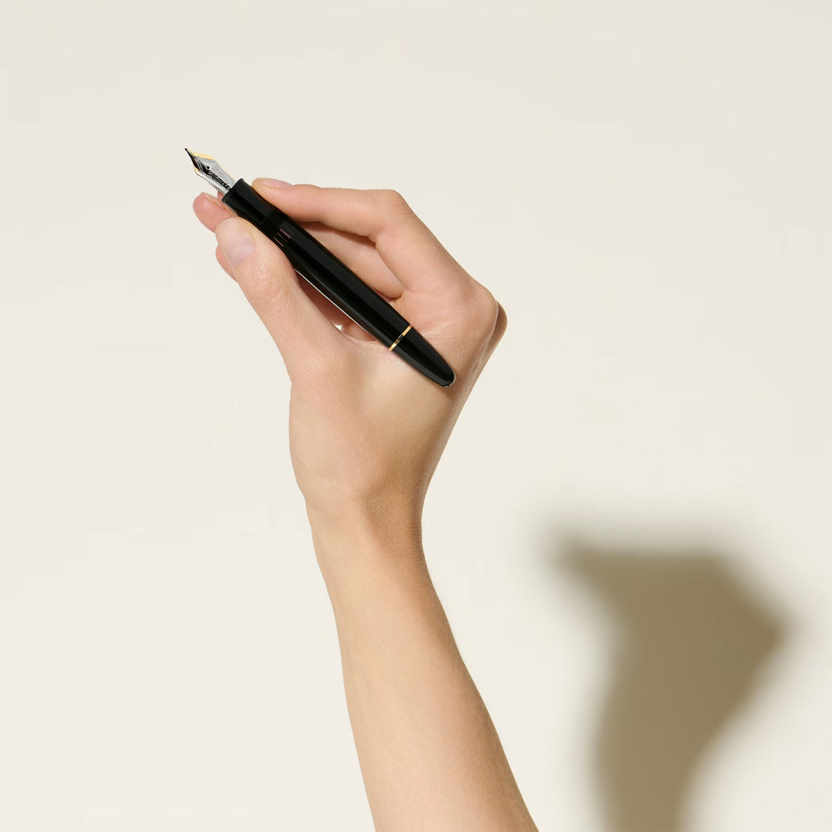 Meisterstück Gold-Coated LeGrand Fountain Pen simple Pursuit