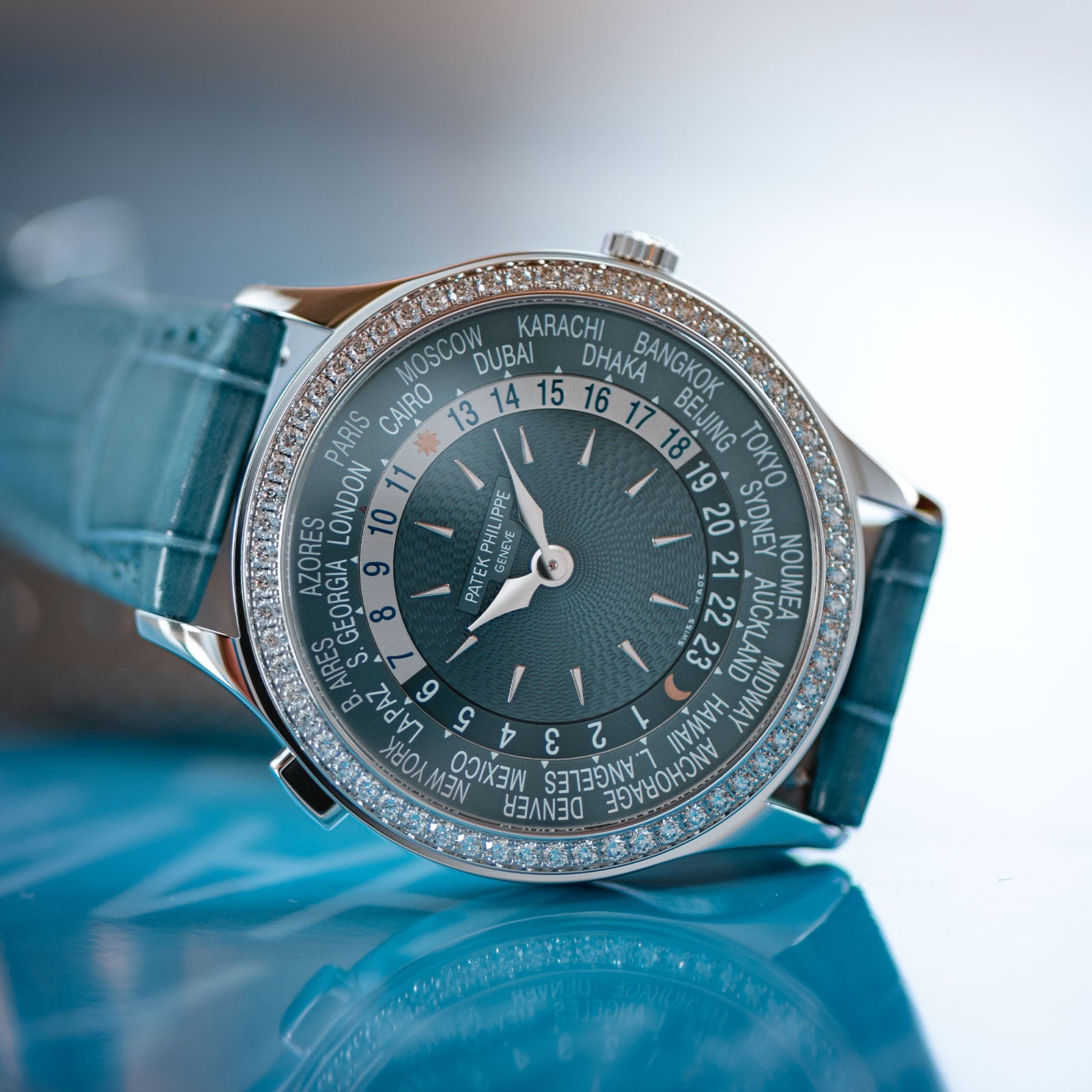 Complications World Time 7130G-016 simple Pursuit