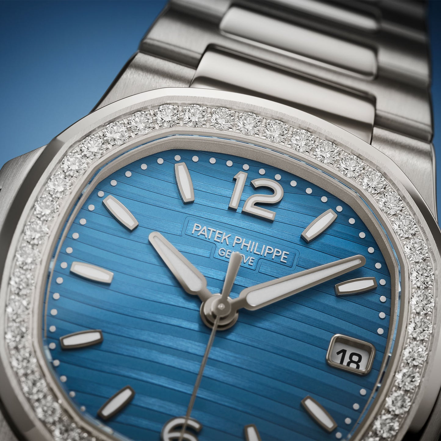 Nautilus Date & Central Seconds 7010/1G-013 simple Pursuit