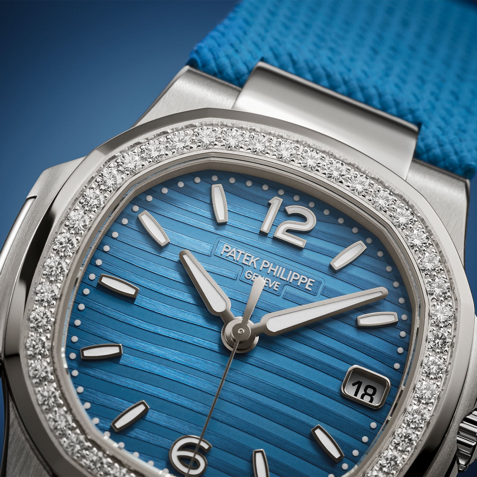 Nautilus Date & Central Seconds 7010G-013 simple Pursuit