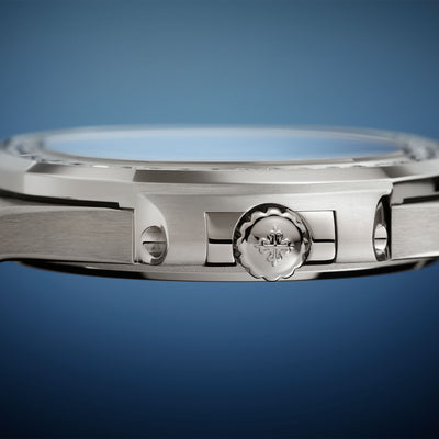 Nautilus Date & Central Seconds 7010G-013 variant Pursuit