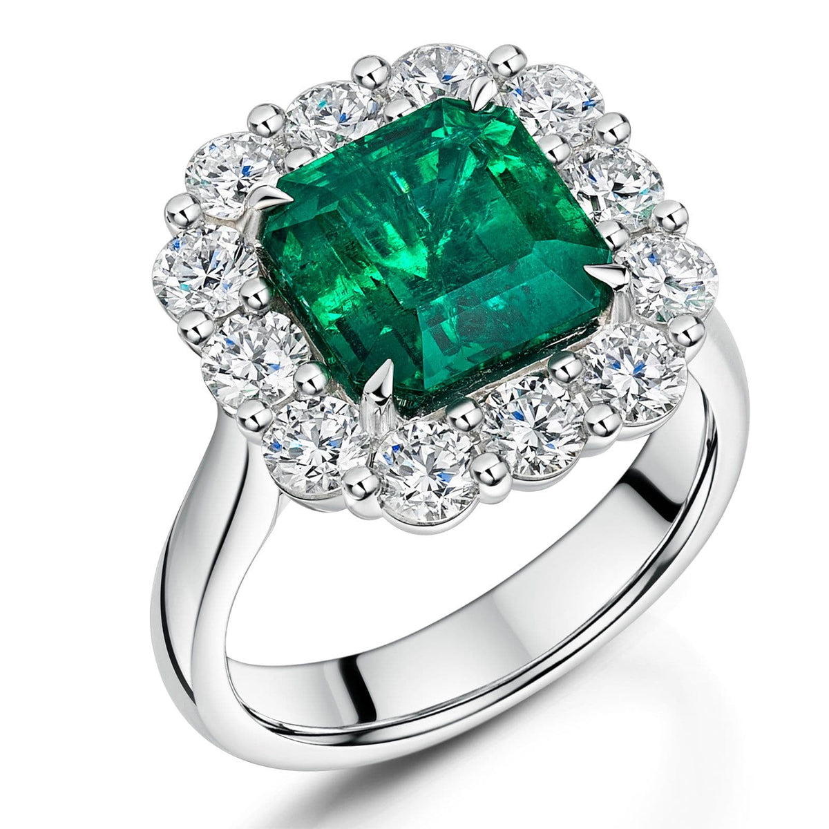 18ct White Gold Emerald & Diamond Cluster Ring simple Pursuit