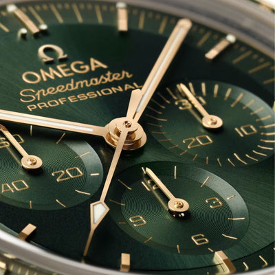 Speedmaster Moonwatch Professional Co-Axial Chronograph 42mm variant Pursuit