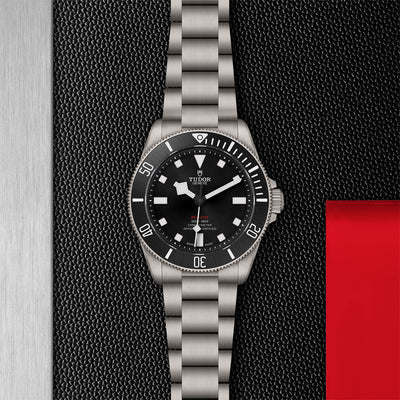 Pelagos 39 39mm variant Pursuit