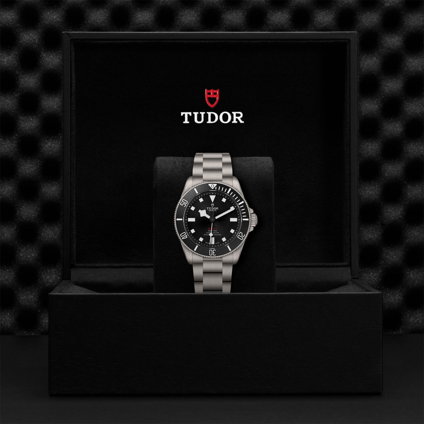Pelagos 39 39mm variant Pursuit