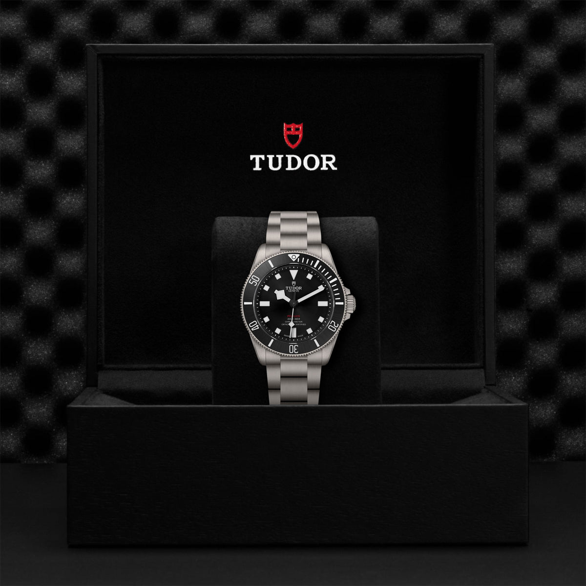 Pelagos 39 39mm variant Pursuit
