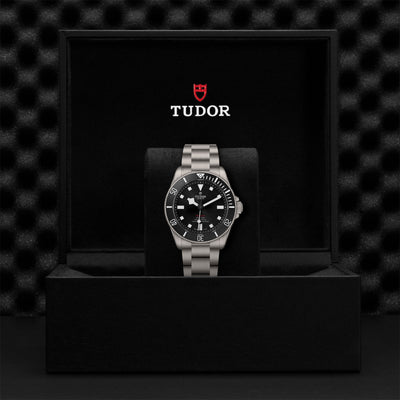 Pelagos 39 39mm variant Pursuit