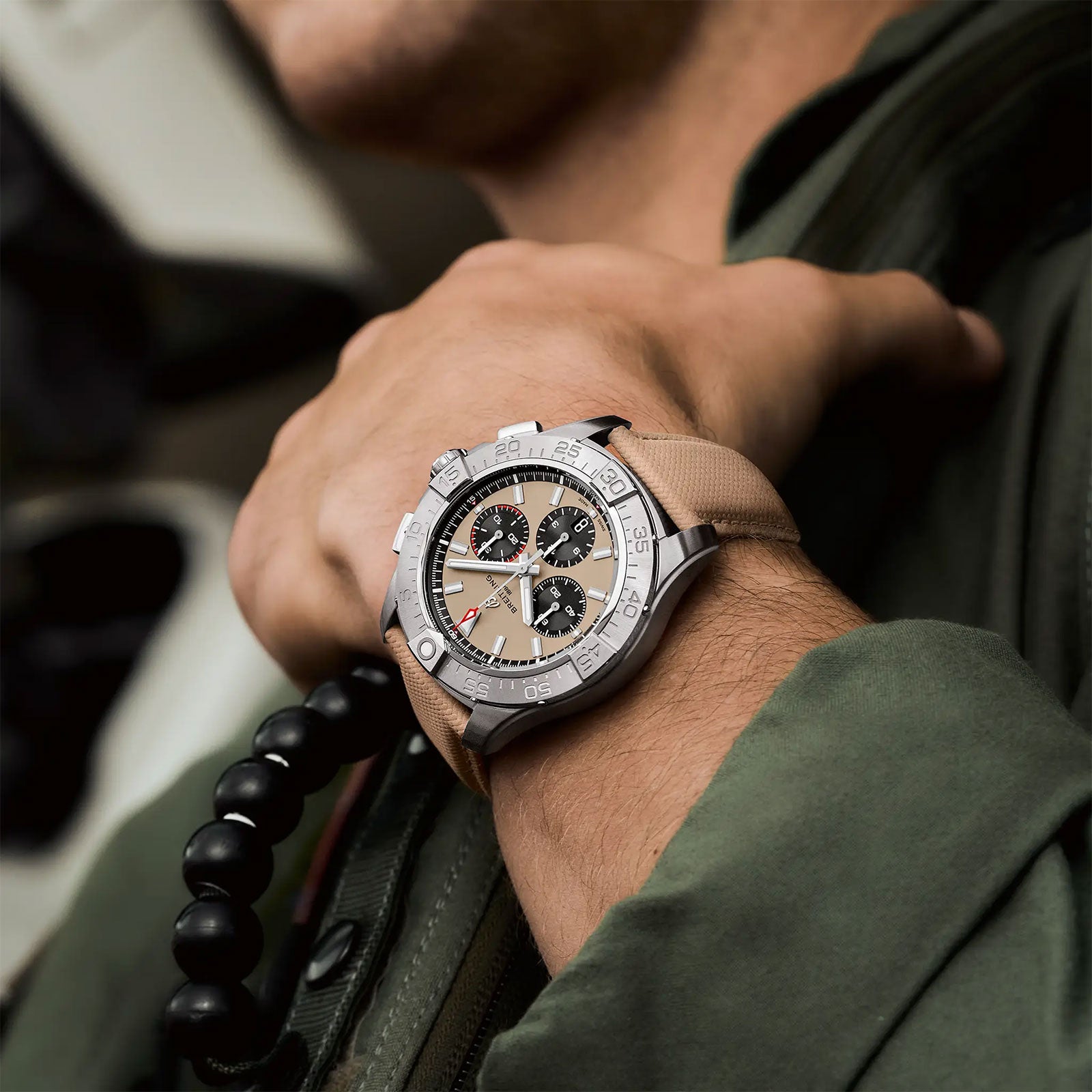 Avenger B01 Chronograph 44 simple Pursuit