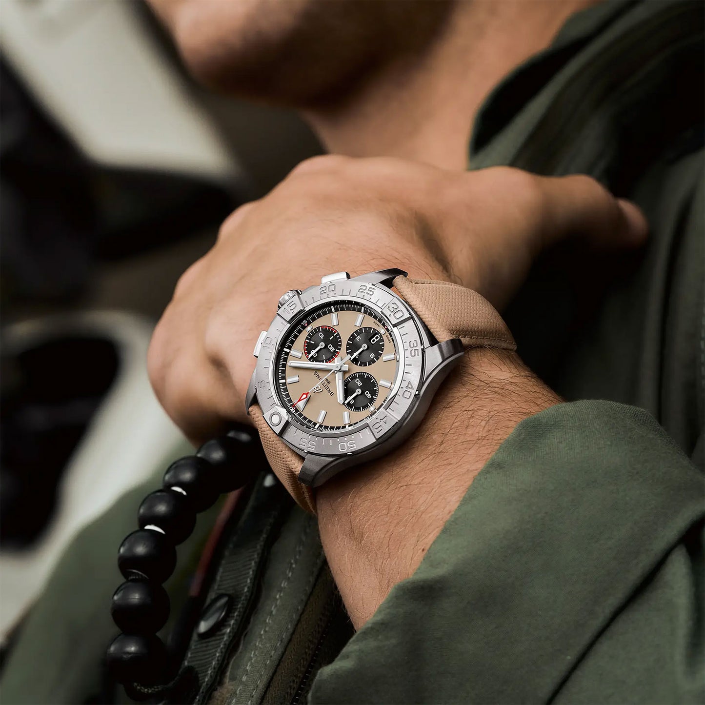 Avenger B01 Chronograph 44 simple Pursuit