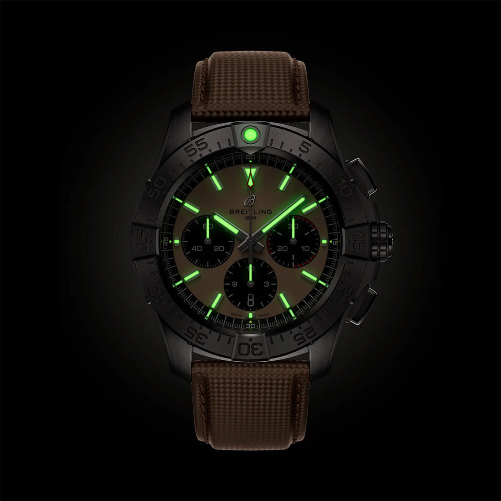 Avenger B01 Chronograph 44 simple Pursuit