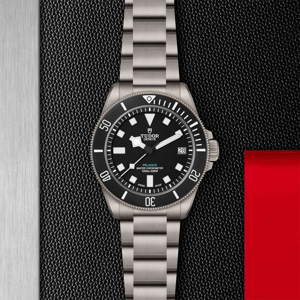 Pelagos Ultra 43mm variant Pursuit