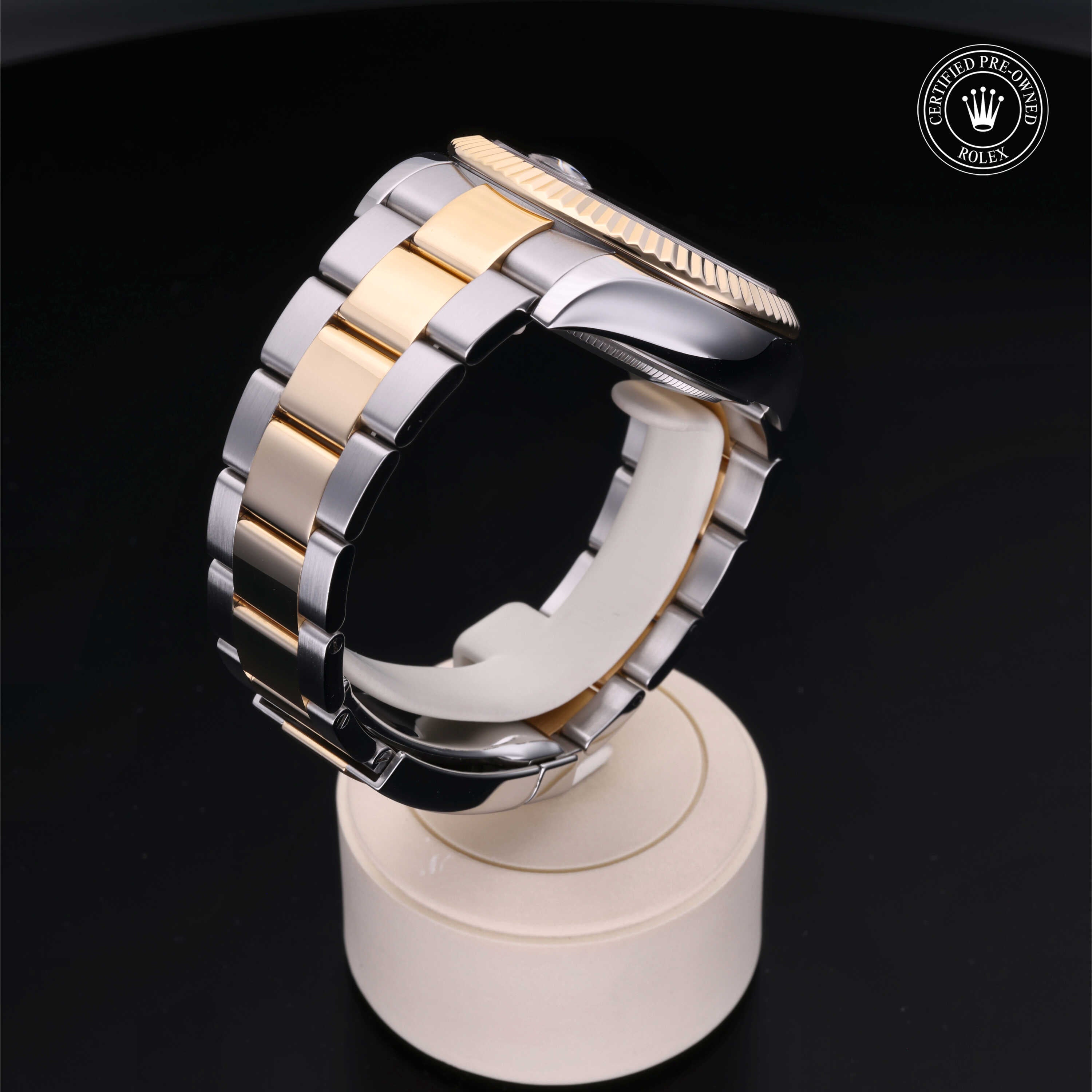 Rolex Certified Pre-Owned Sky-Dweller 42mm 326933 08G13087 - 360° view