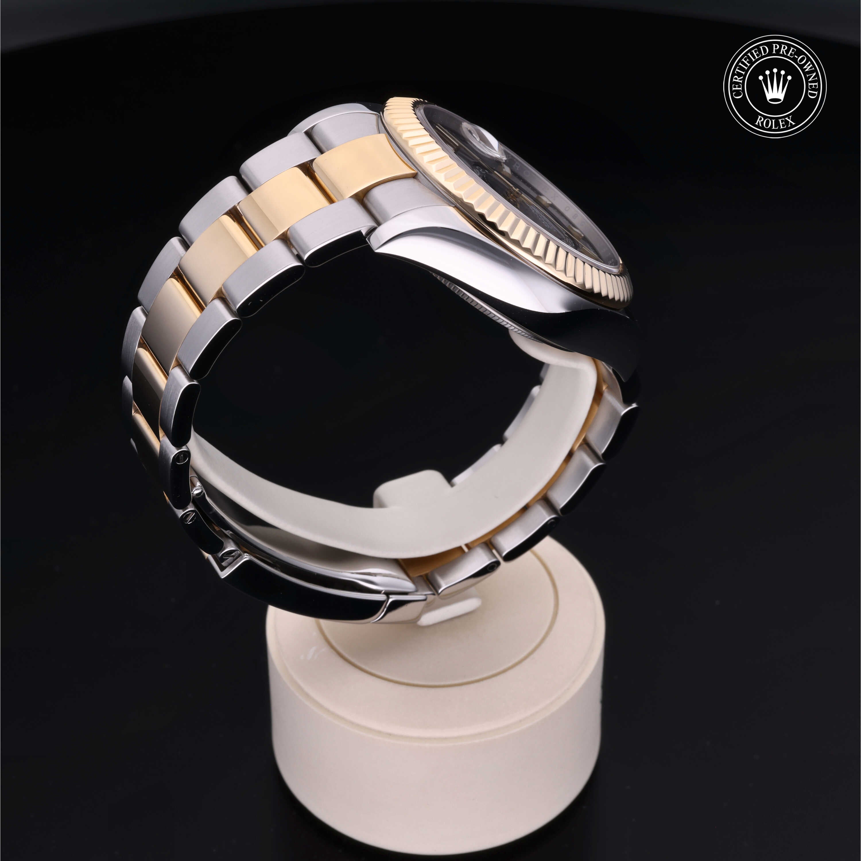 Rolex Certified Pre-Owned Sky-Dweller 42mm 326933 08G13087 - 360° view