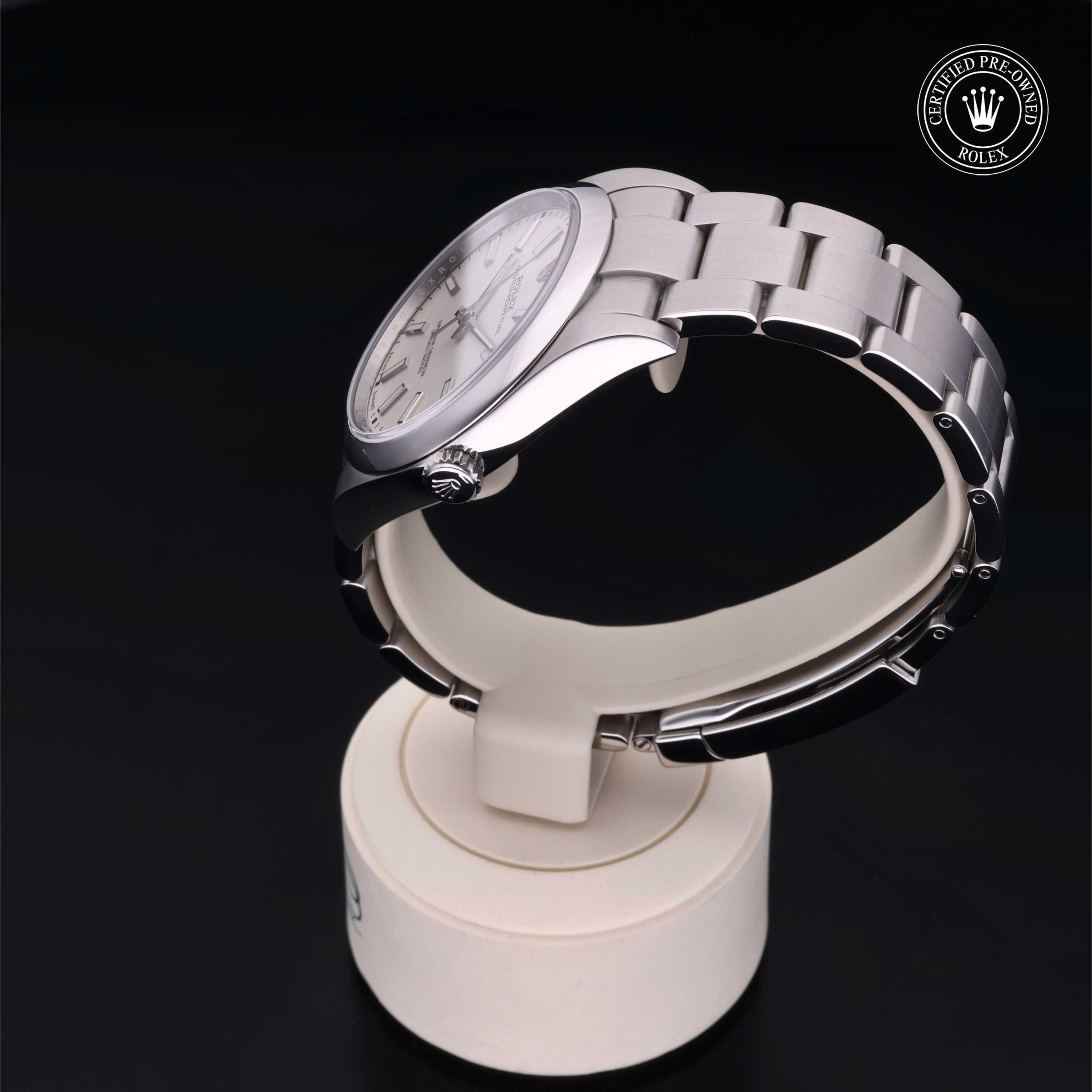 Rolex Certified Pre-Owned Oyster Perpetual 39mm 114300 9010S4R9 - 360° view