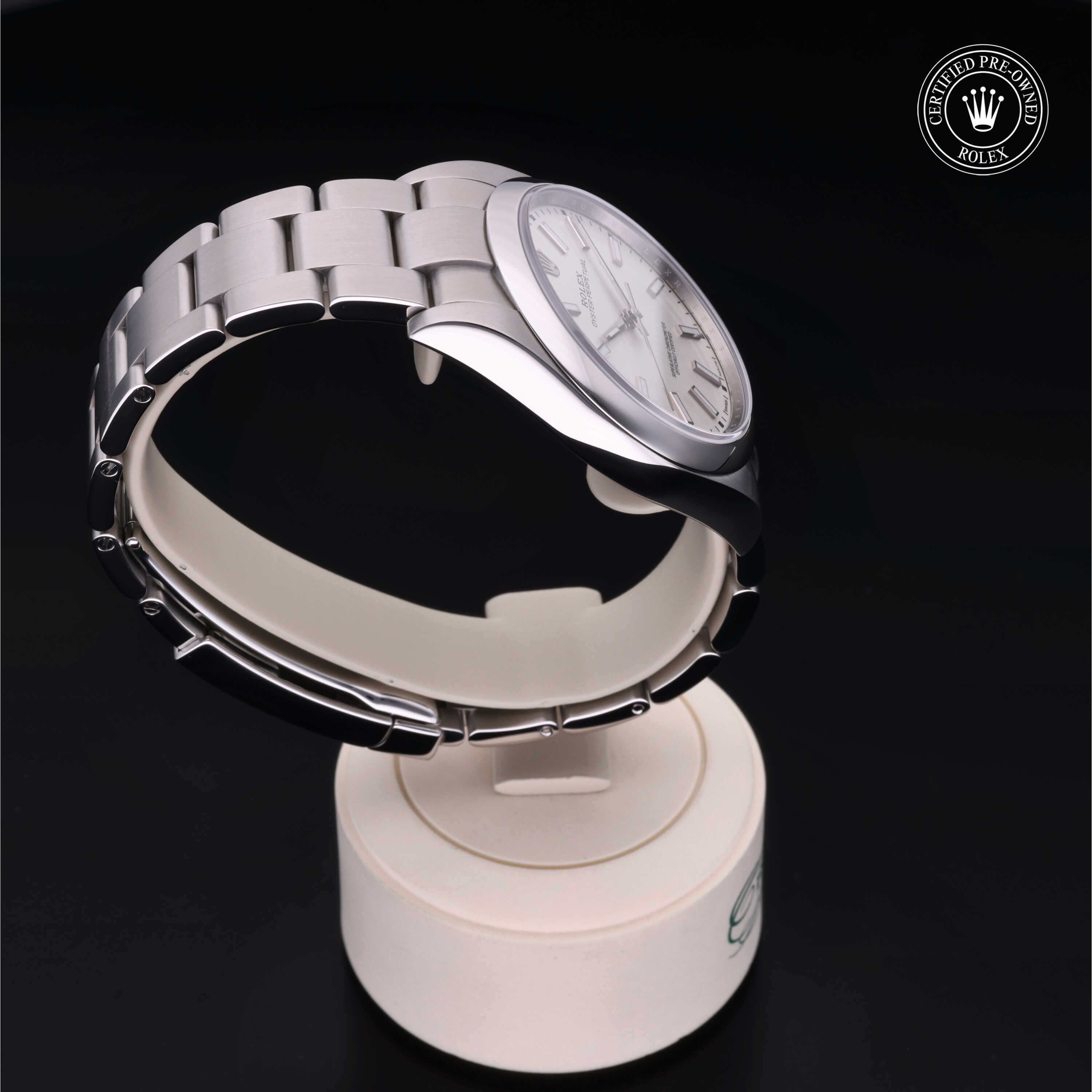 Rolex Certified Pre-Owned Oyster Perpetual 39mm 114300 9010S4R9 - 360° view