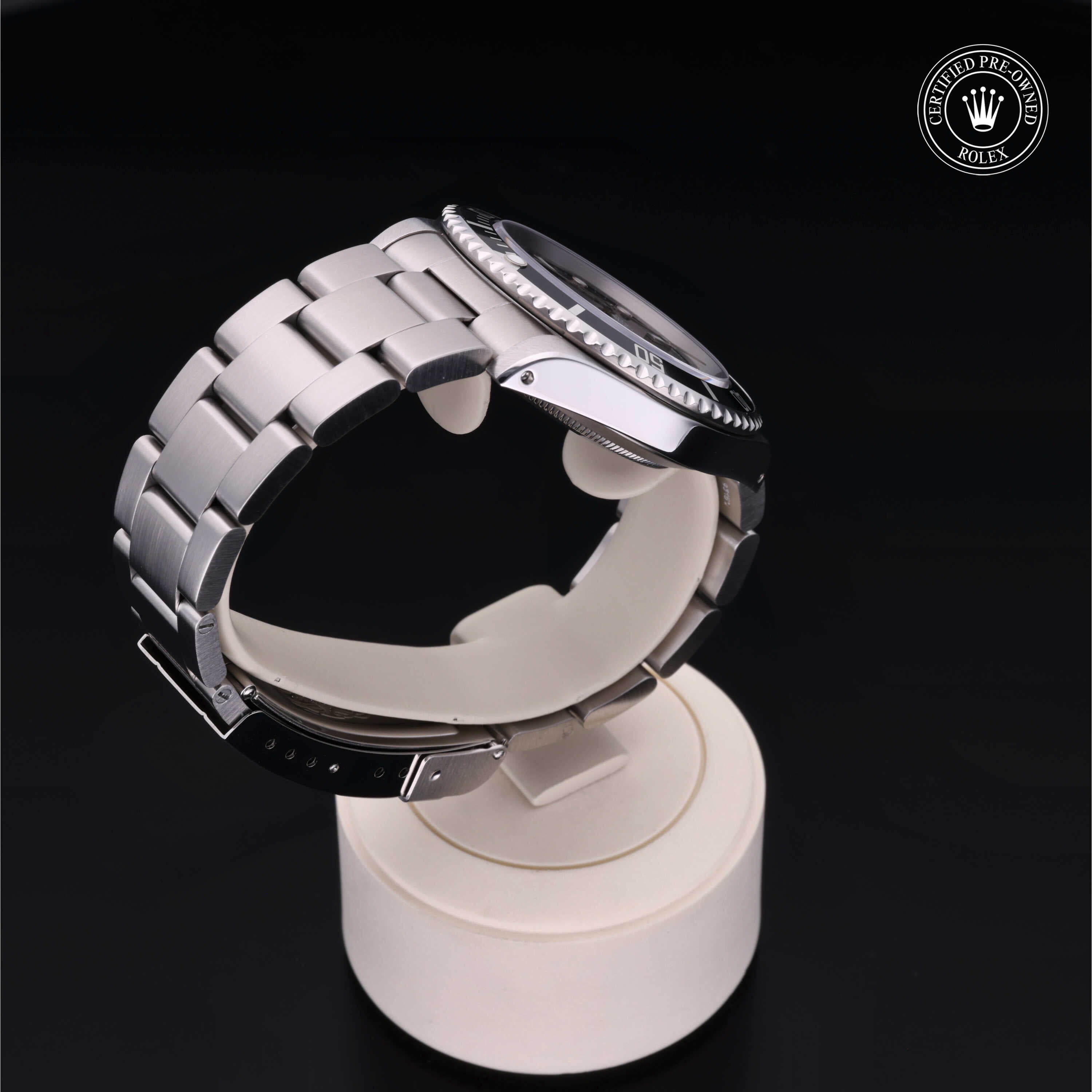 Rolex Certified Pre-Owned Submariner 40mm 14060 N119897 - 360° view