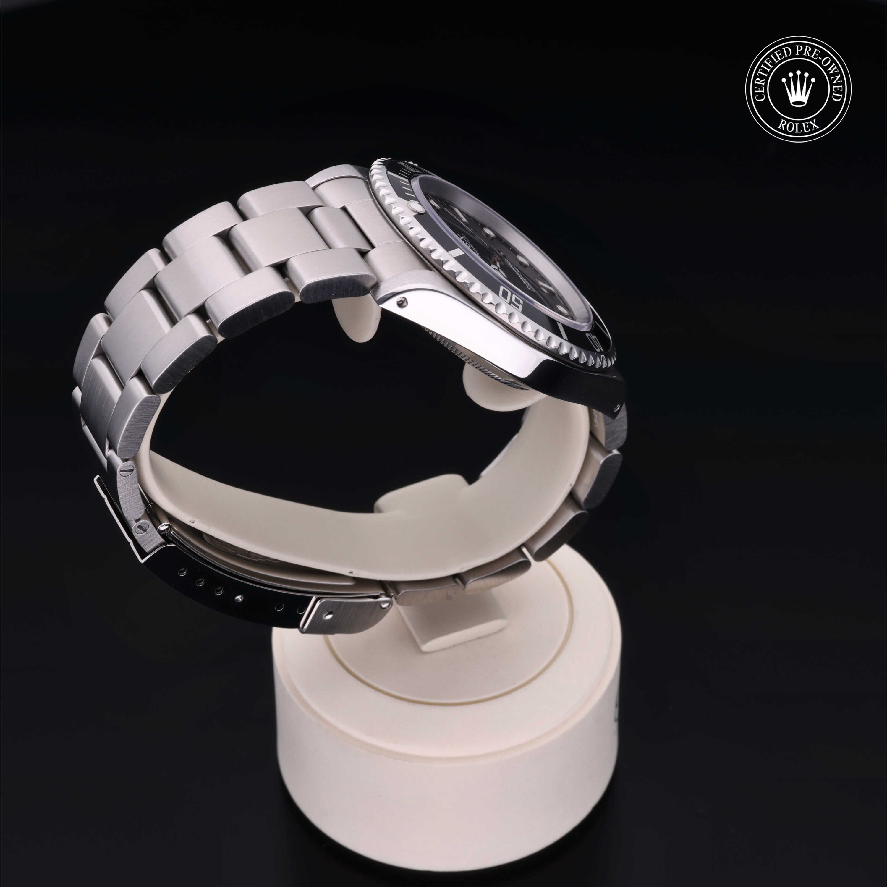 Rolex Certified Pre-Owned Submariner 40mm 14060 N119897 - 360° view