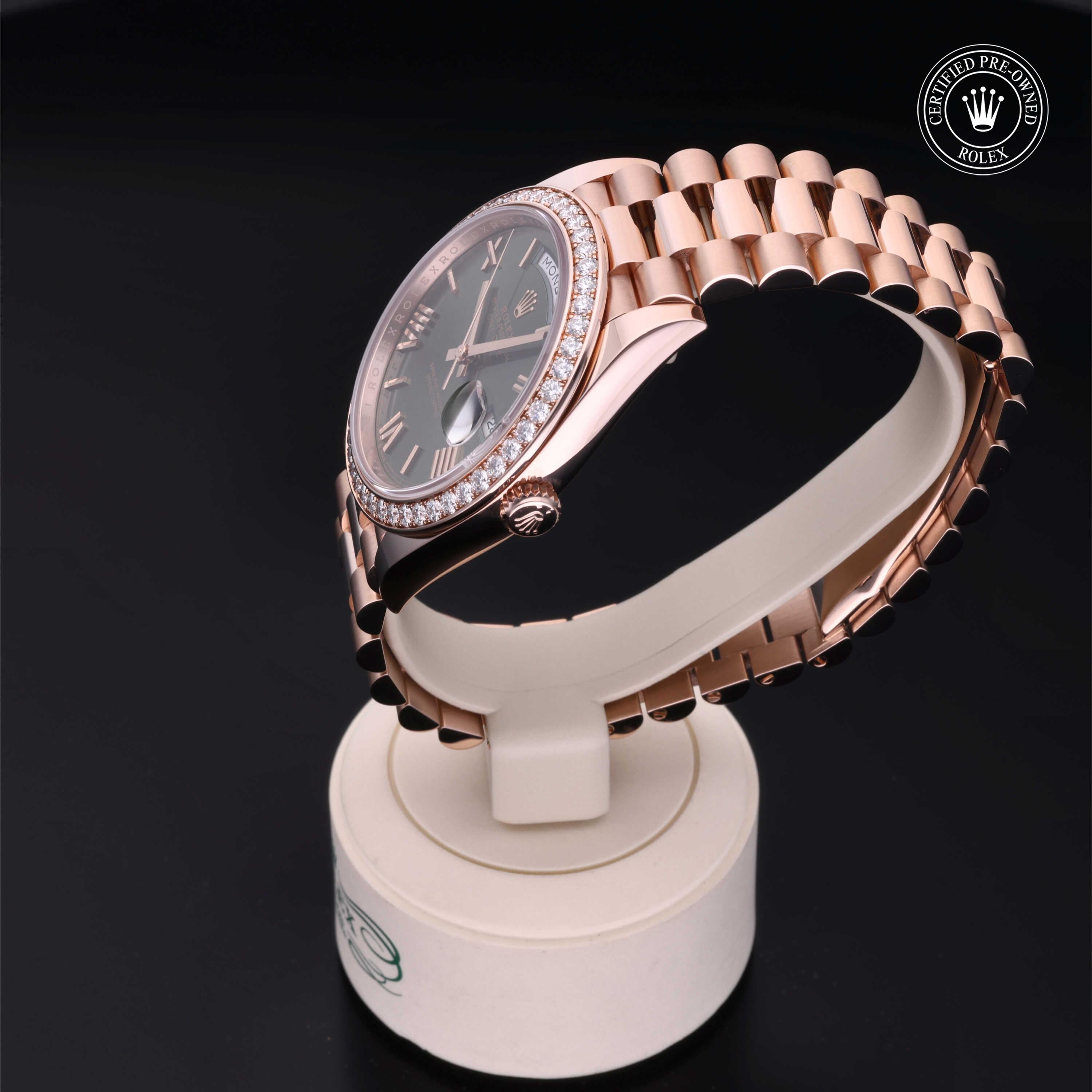 Rolex Certified Pre-Owned Day-Date 40 228345RBR 9852X621 - 360° view