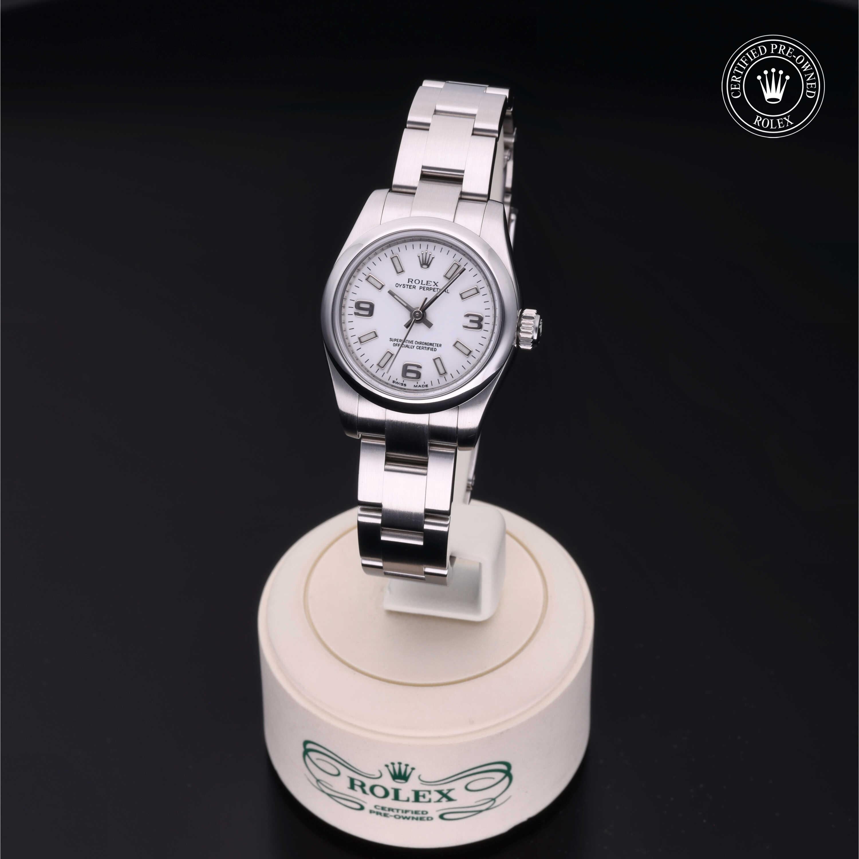 Rolex Certified Pre-Owned Oyster Perpetual 26 176200 V735378 - 360° view