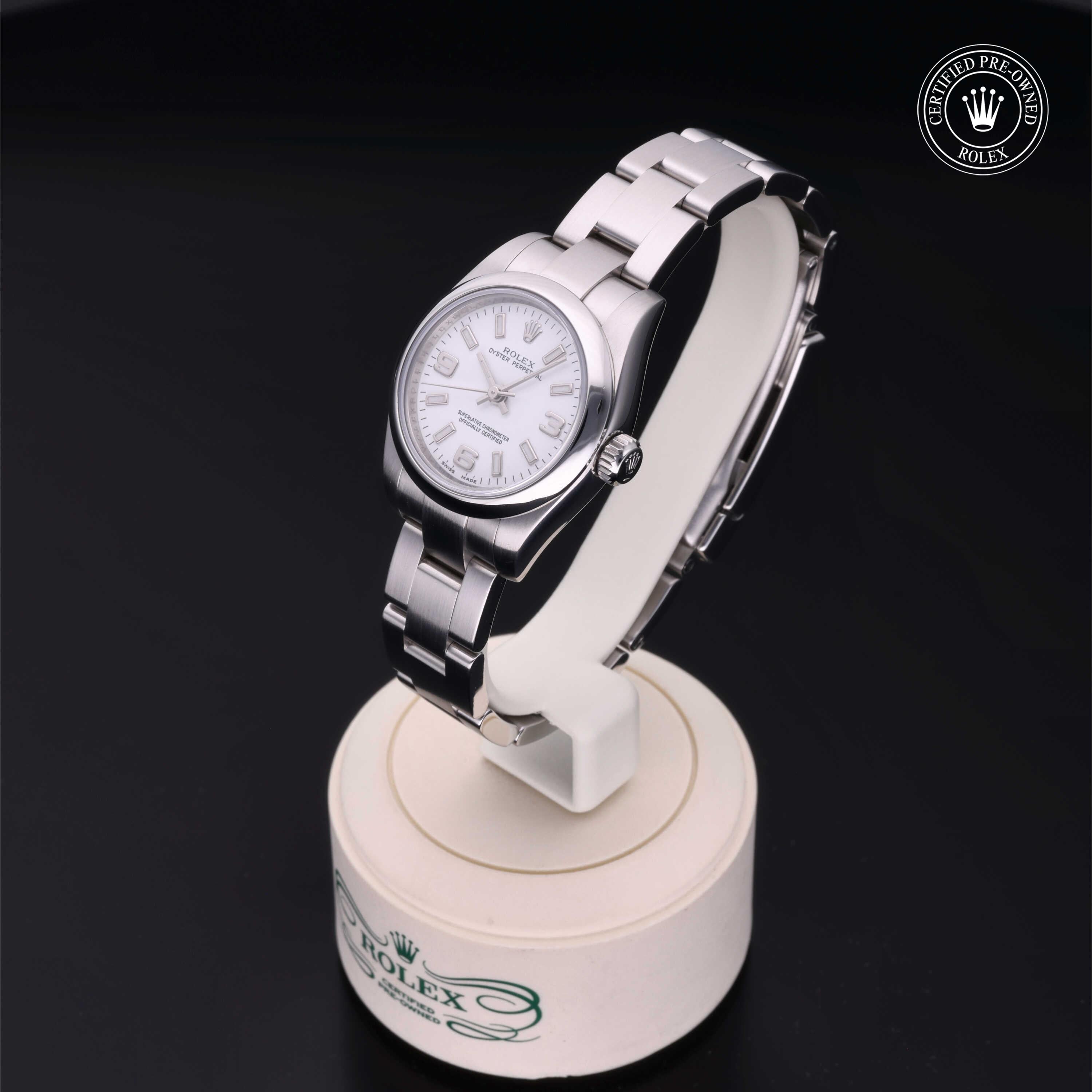 Rolex Certified Pre-Owned Oyster Perpetual 26 176200 V735378 - 360° view