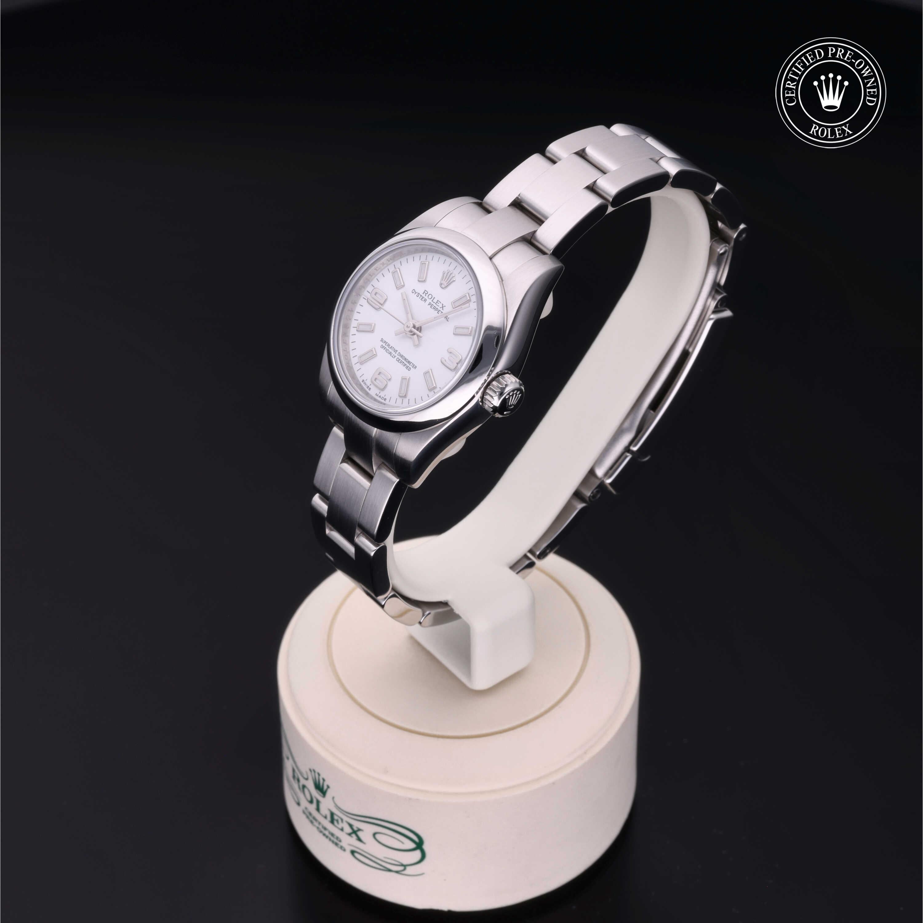 Rolex Certified Pre-Owned Oyster Perpetual 26 176200 V735378 - 360° view