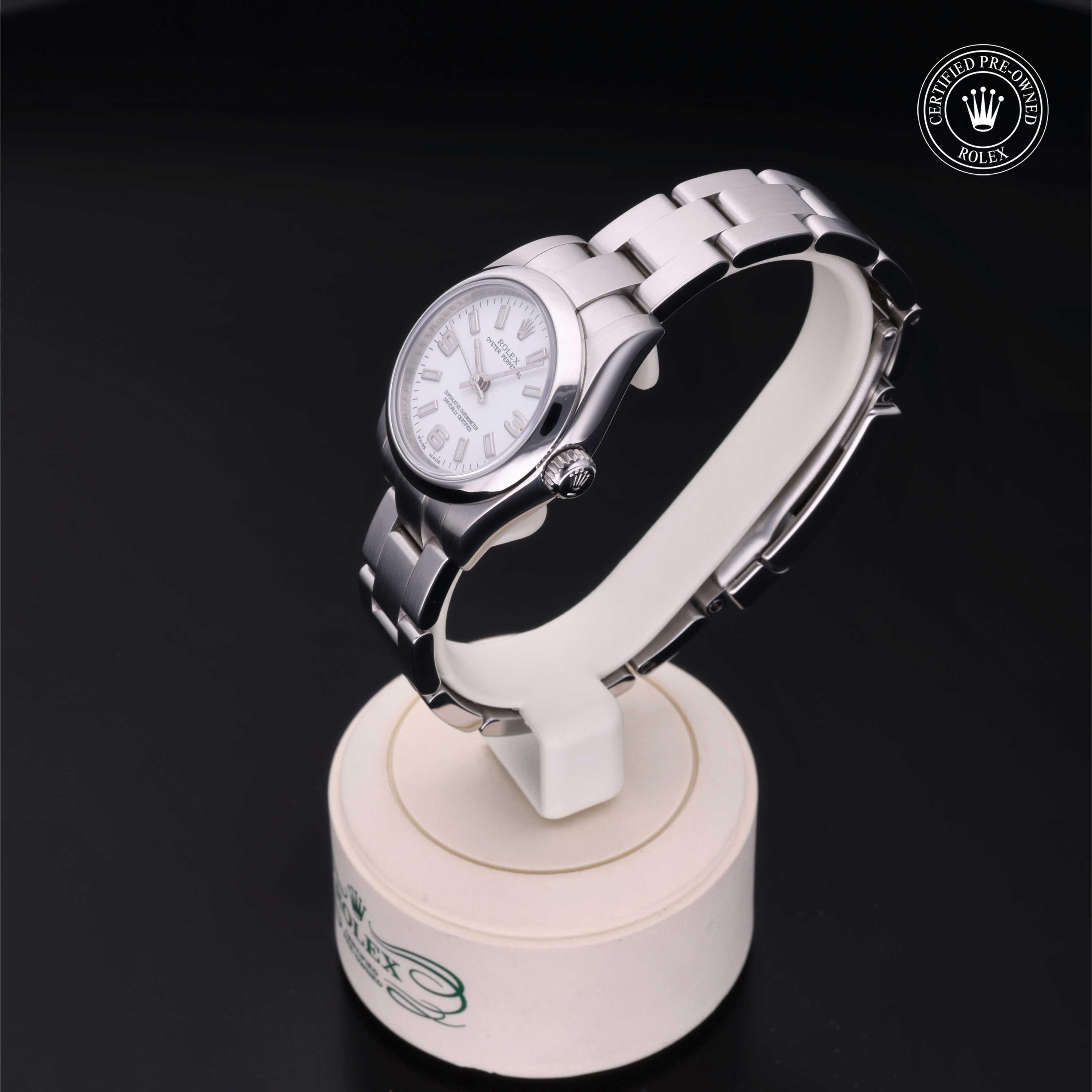 Rolex Certified Pre-Owned Oyster Perpetual 26 176200 V735378 - 360° view