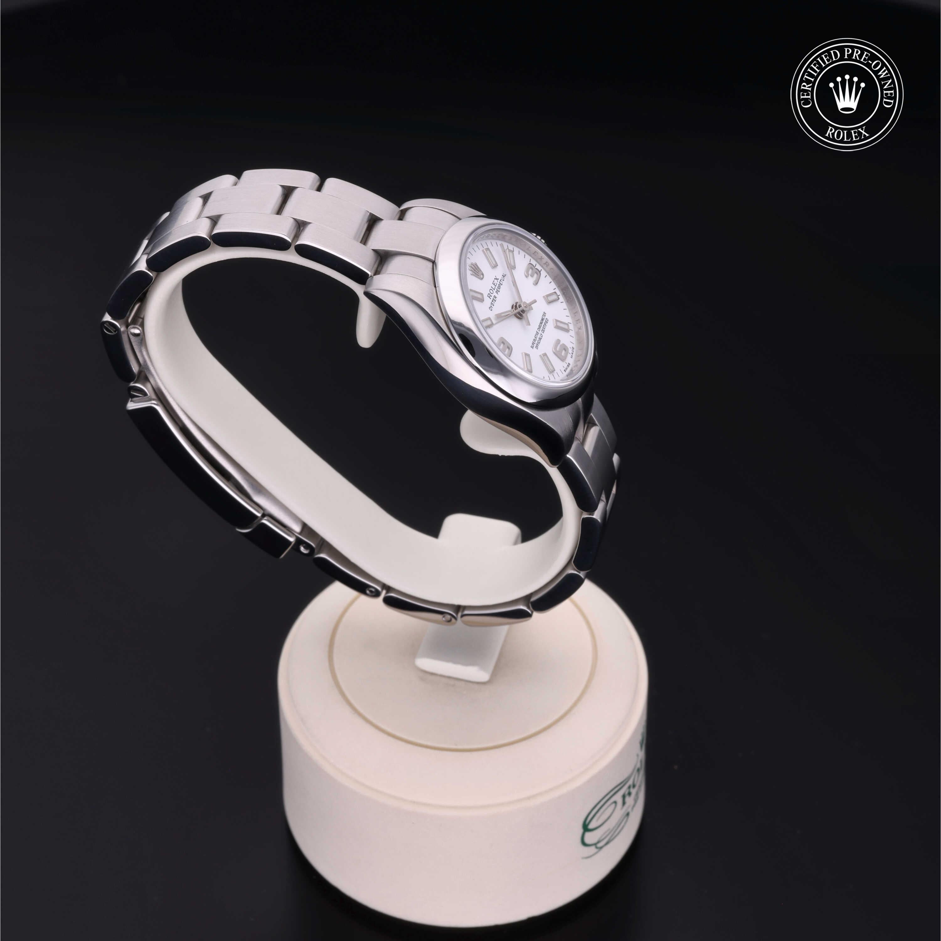 Rolex Certified Pre-Owned Oyster Perpetual 26 176200 V735378 - 360° view