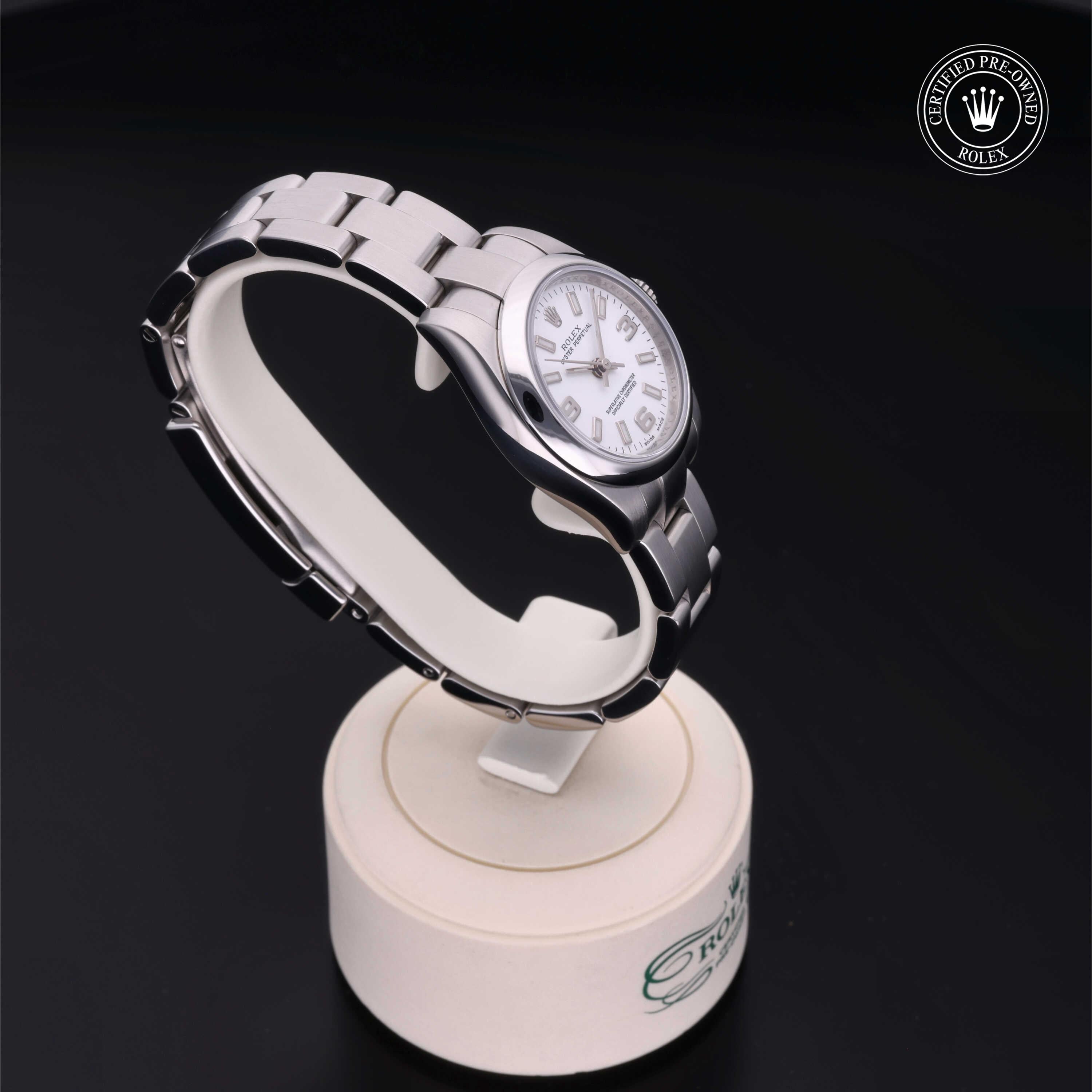 Rolex Certified Pre-Owned Oyster Perpetual 26 176200 V735378 - 360° view