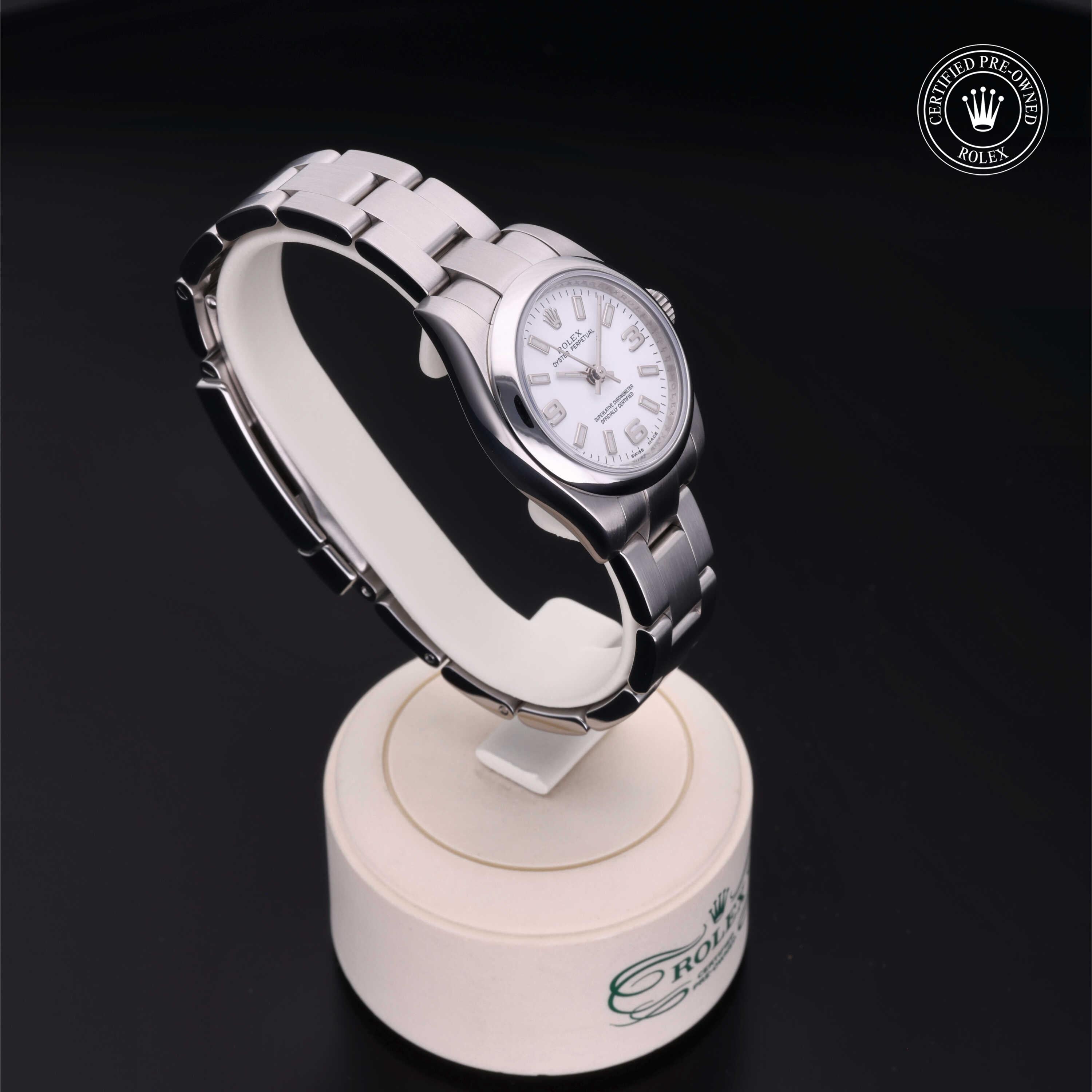 Rolex Certified Pre-Owned Oyster Perpetual 26 176200 V735378 - 360° view
