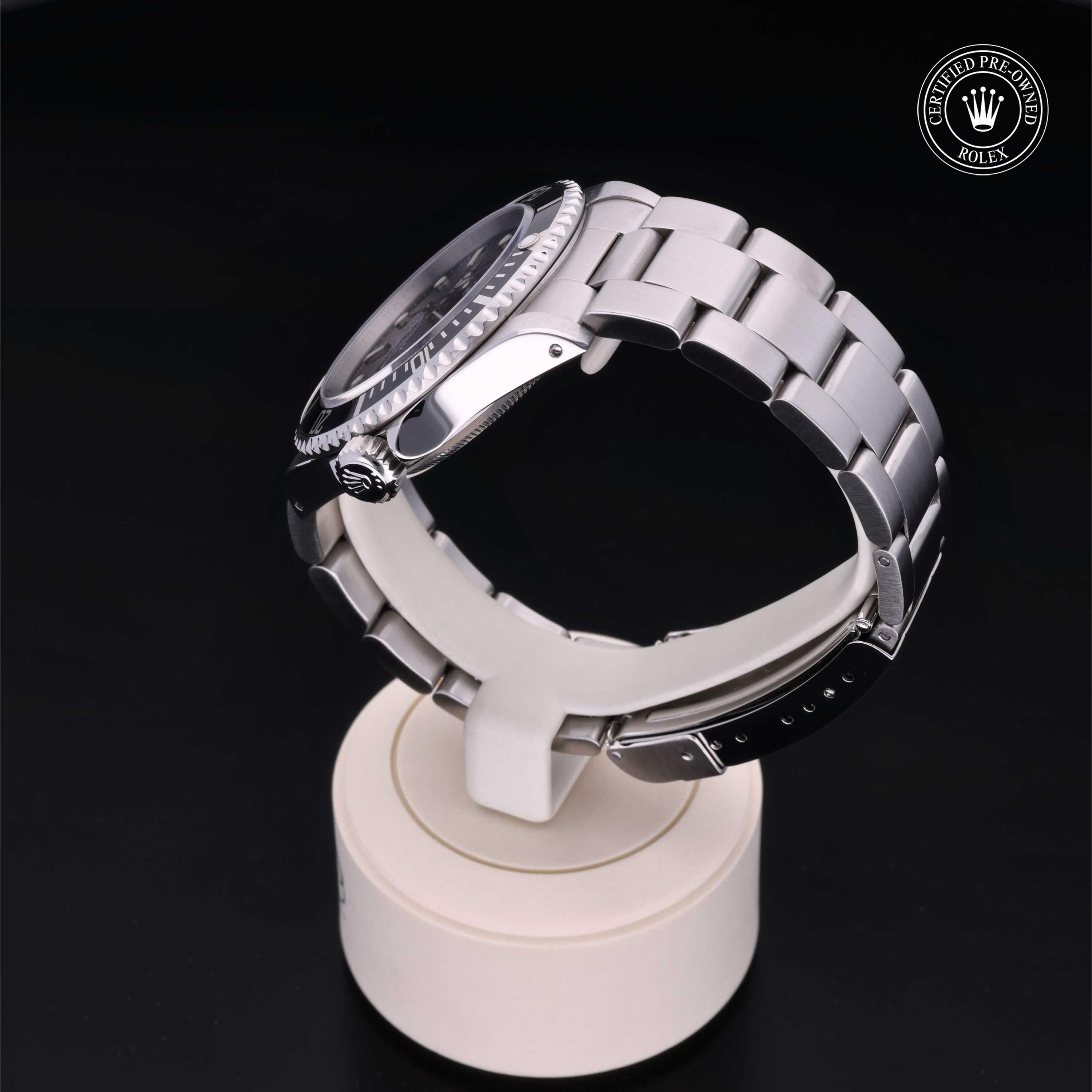 Rolex Certified Pre-Owned Submariner 40mm 14060M Z864147 - 360° view