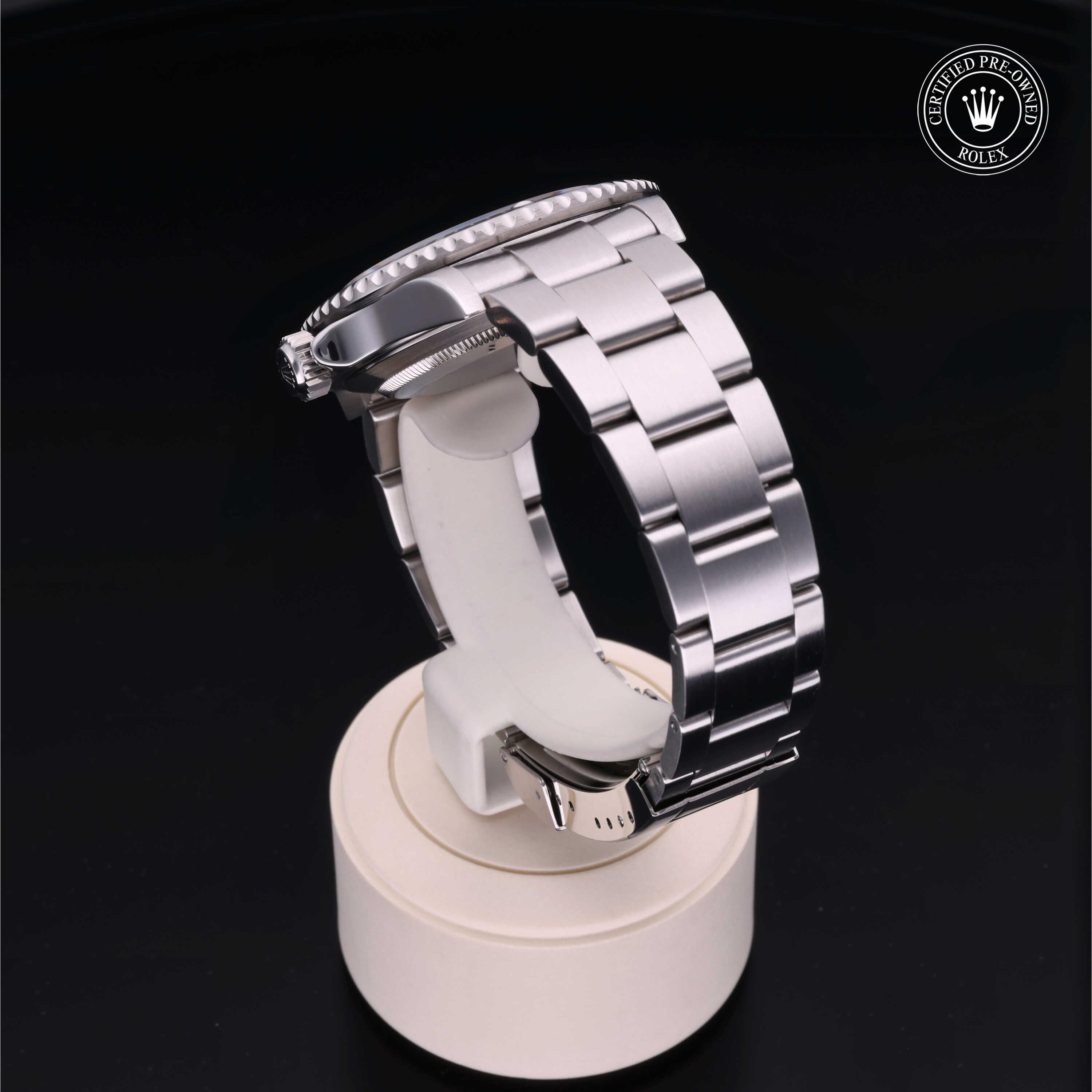Rolex Certified Pre-Owned Submariner Date 40mm 16610 V432041 - 360° view