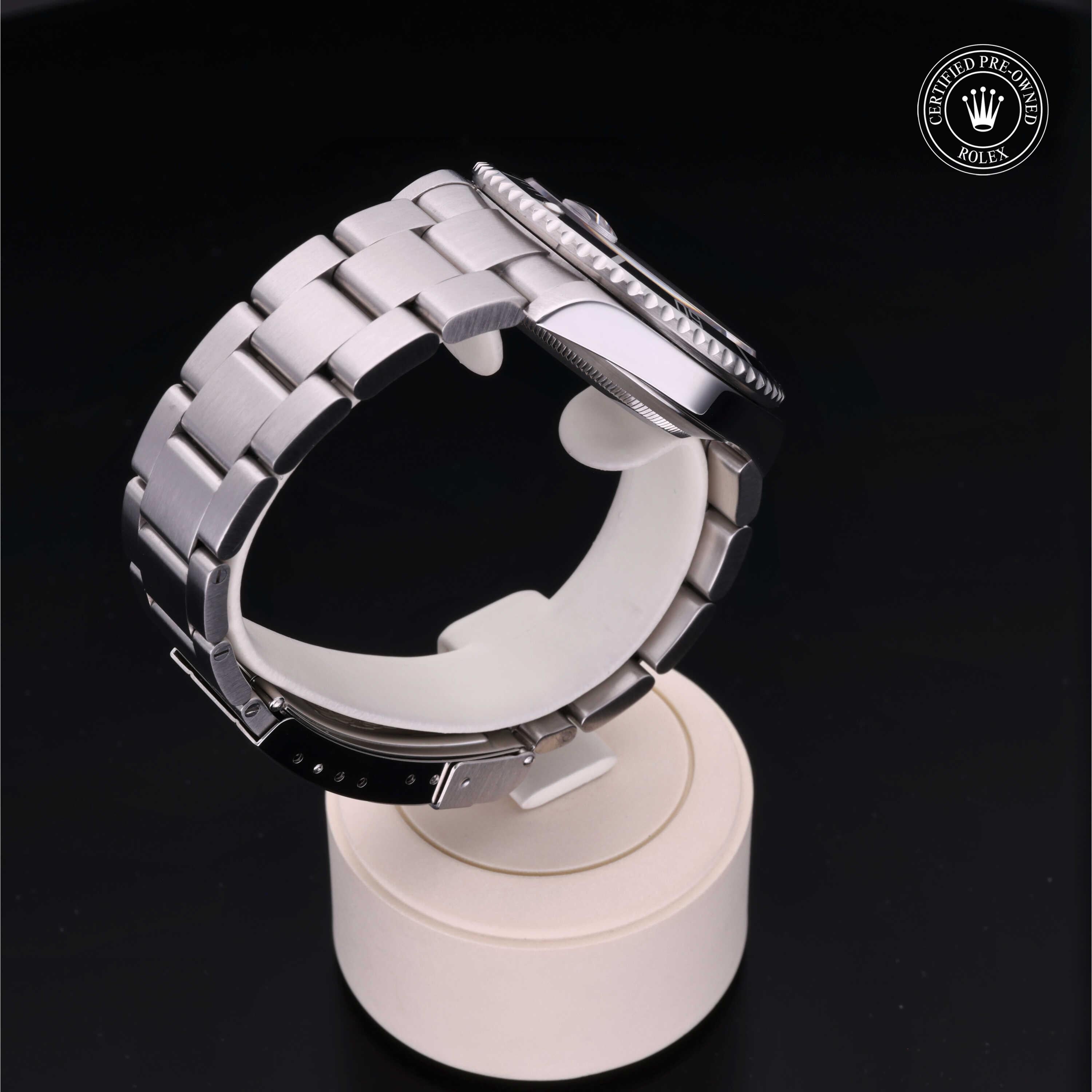 Rolex Certified Pre-Owned Submariner Date 40mm 16610 V432041 - 360° view