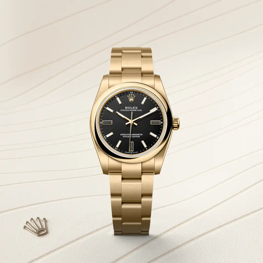 Rolex Oyster Perpetual 34 in 18 ct yellow gold with a Black dial, Domed bezel, Oyster, three-piece solid links bracelet
