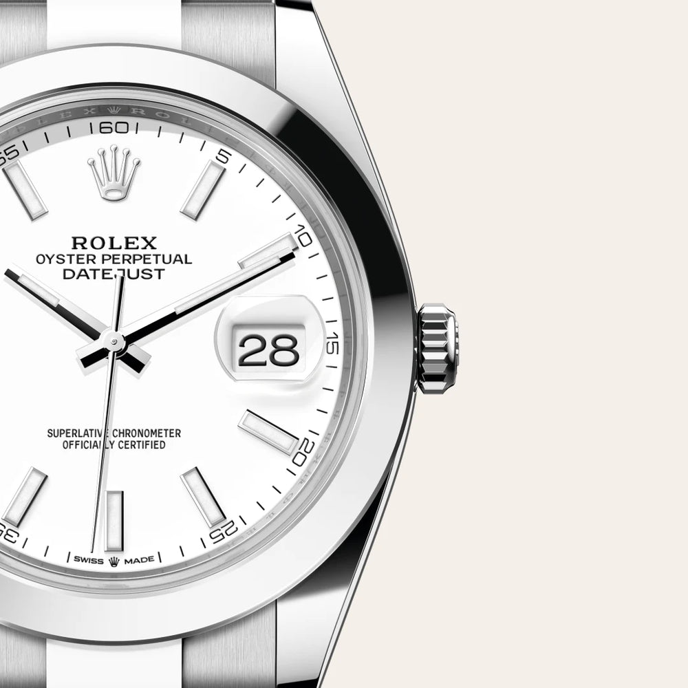 Rolex Datejust 41 in Oystersteel with a White dial, Smooth bezel, Oyster, three-piece solid links bracelet