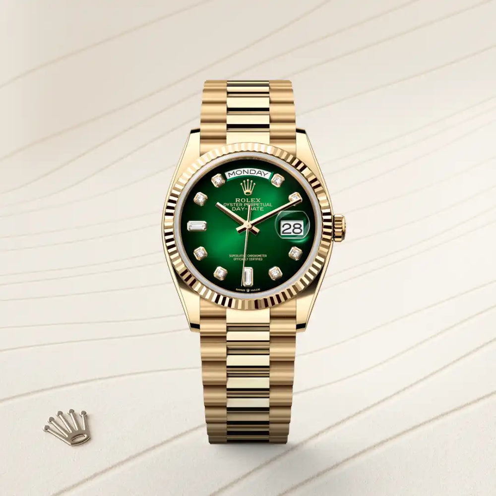 Rolex Day-Date 36 in 18 ct yellow gold with a Green ombré set with diamonds dial, Fluted bezel, President, semi-circular three-piece links bracelet