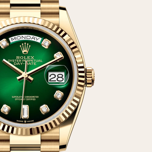 Rolex Day-Date 36 in 18 ct yellow gold with a Green ombré set with diamonds dial, Fluted bezel, President, semi-circular three-piece links bracelet