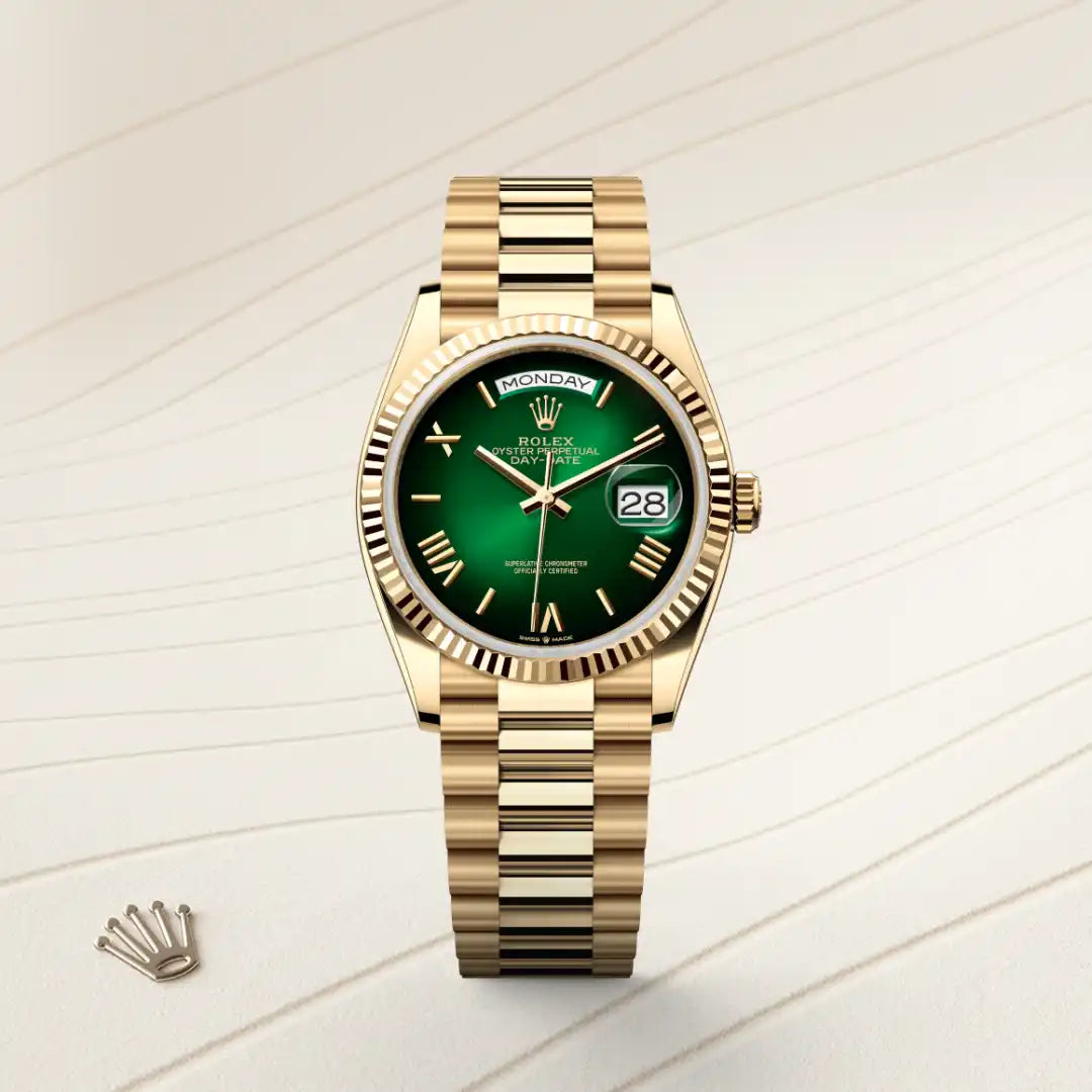 Rolex Day-Date 36 in 18 ct yellow gold with a Green ombré dial, Fluted bezel, President, semi-circular three-piece links bracelet
