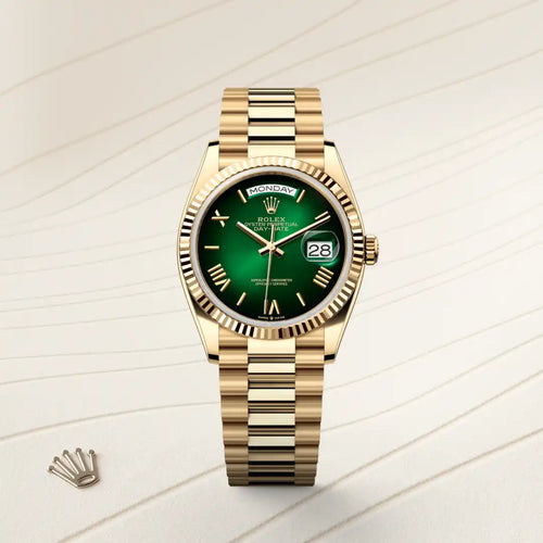 Rolex Day-Date 36 in 18 ct yellow gold with a Green ombré dial, Fluted bezel, President, semi-circular three-piece links bracelet