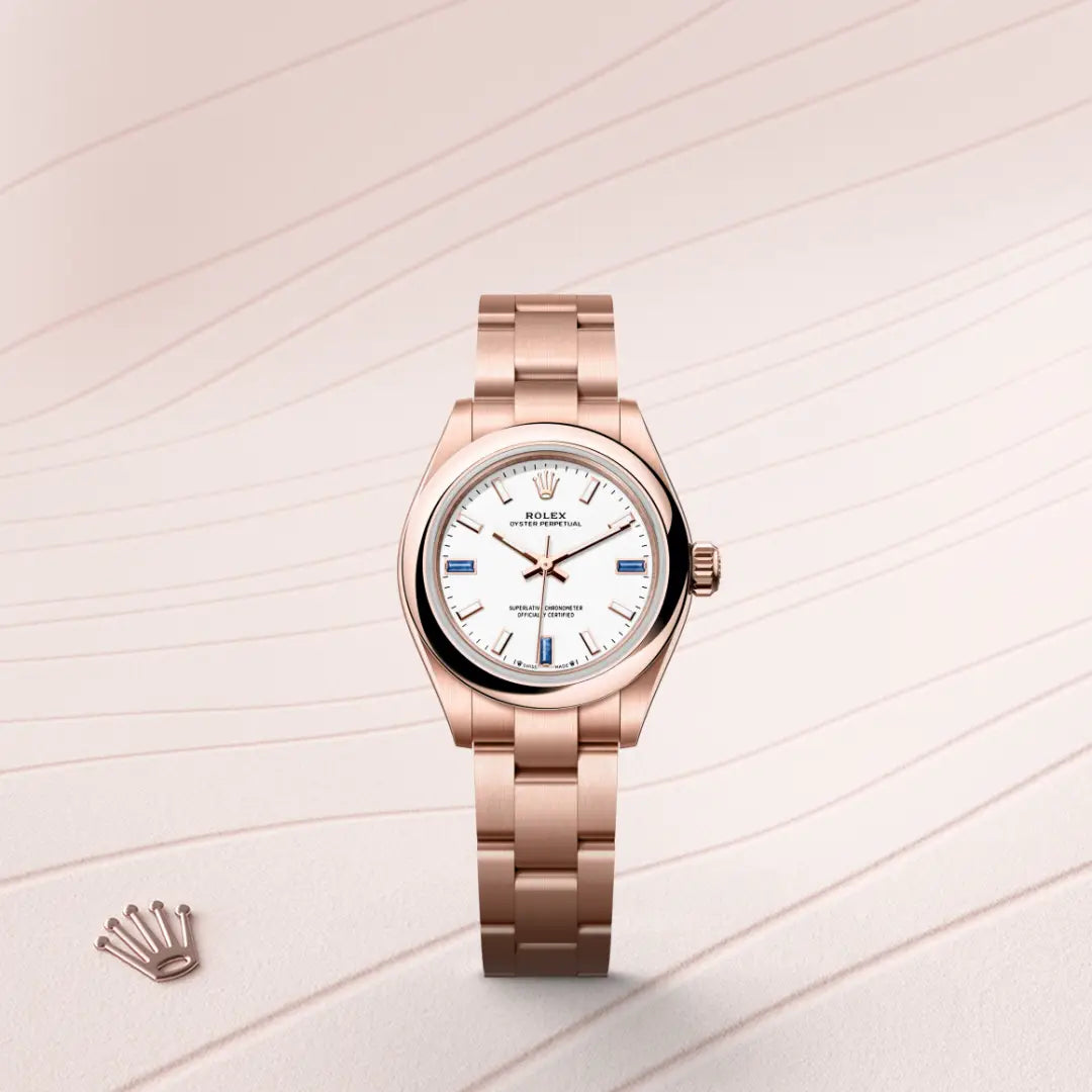 Rolex Oyster Perpetual 28 in 18 ct Everose gold with a White dial, Domed bezel, Oyster, three-piece solid links bracelet